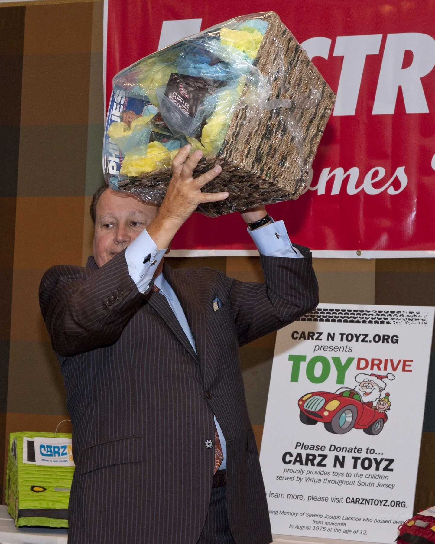 Carz-N-Toyz_Fundraiser2012_8190.jpg