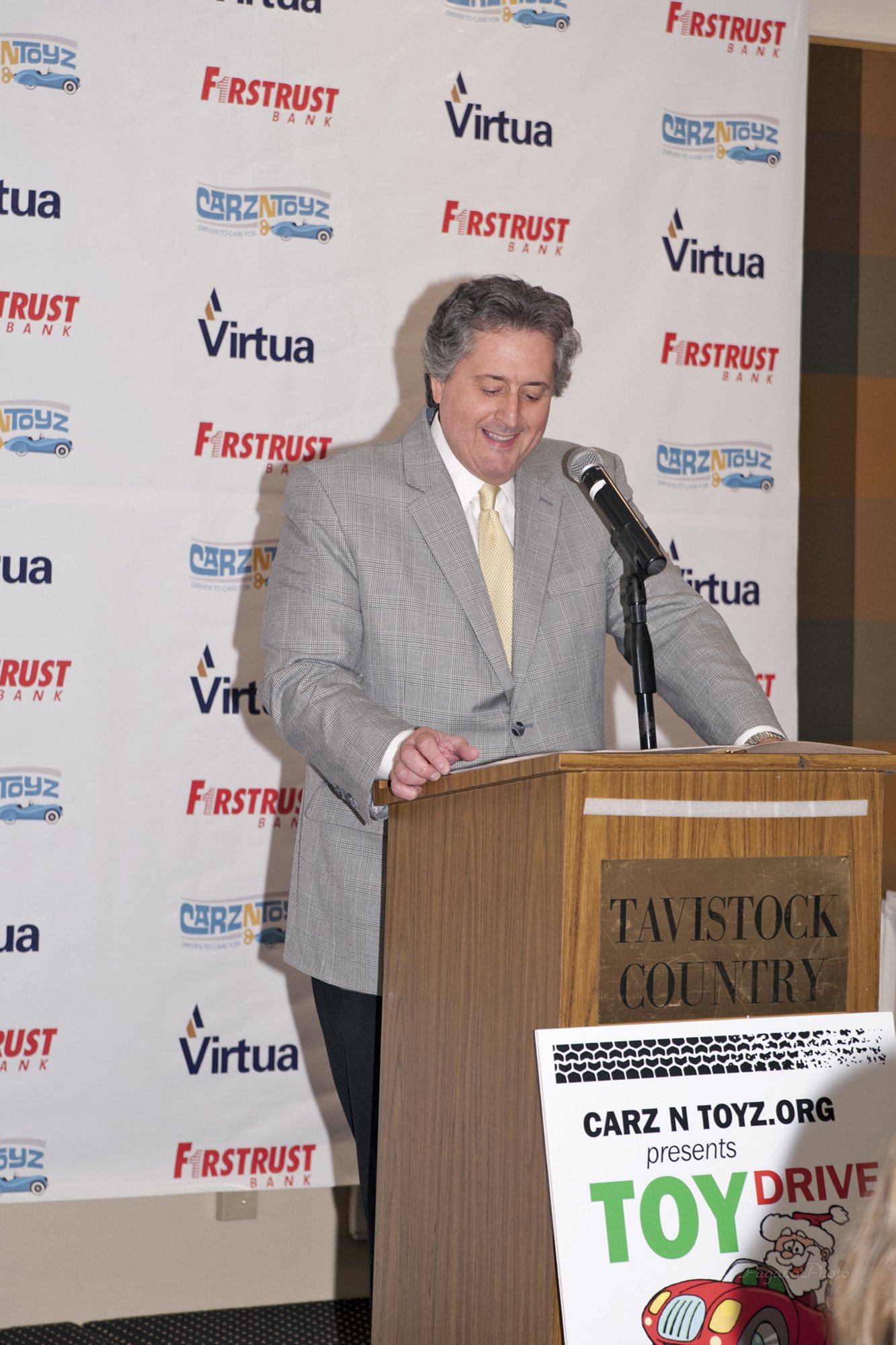 Carz-N-Toyz_Fundraiser2012_8089.jpg