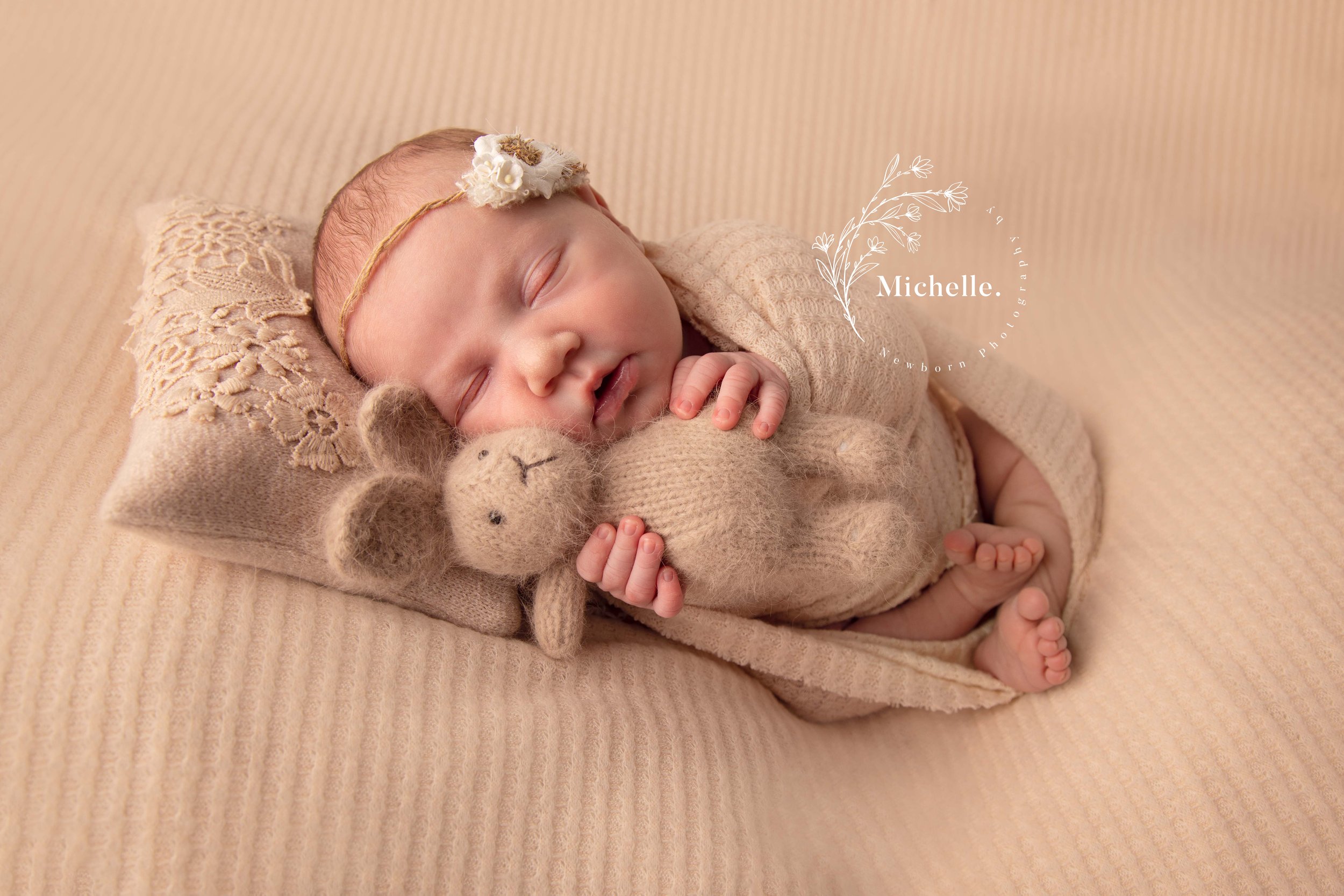Newborn photographer Rayleigh Aube Photography