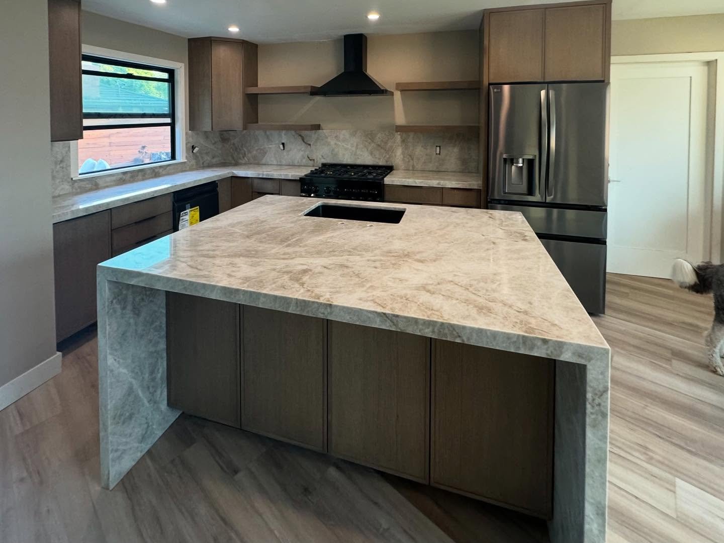 We&rsquo;ve completed this beautiful remodel in Santa Barbara and have more pictures to come! @dcr_framing 

#rfbuildingcorp #generalcontractor #construction #santabarbara #slo #sanluisobispo #kitchenremodel #kitchen #remodel