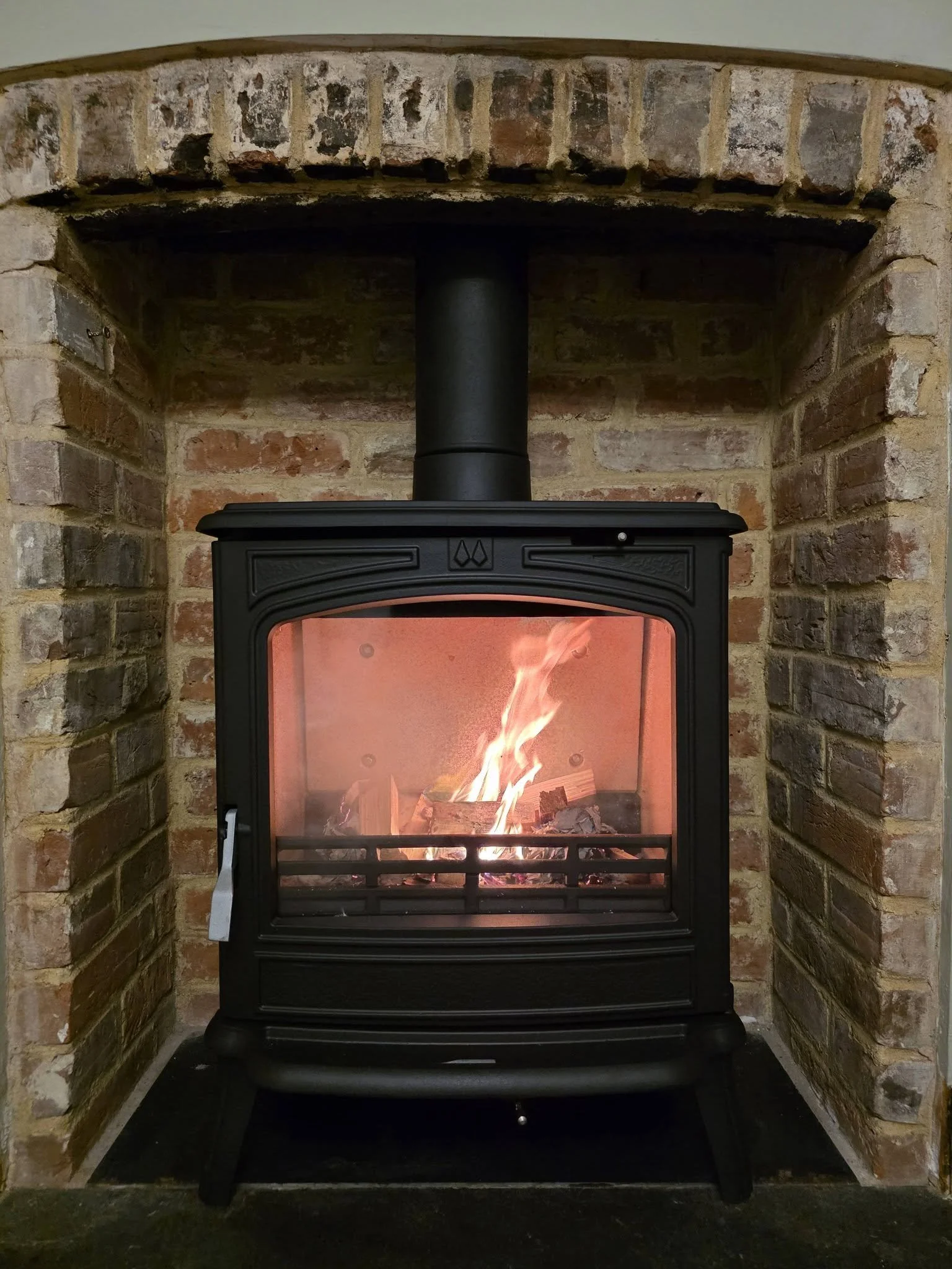 Franco Belge Savoy Satin black.jpg