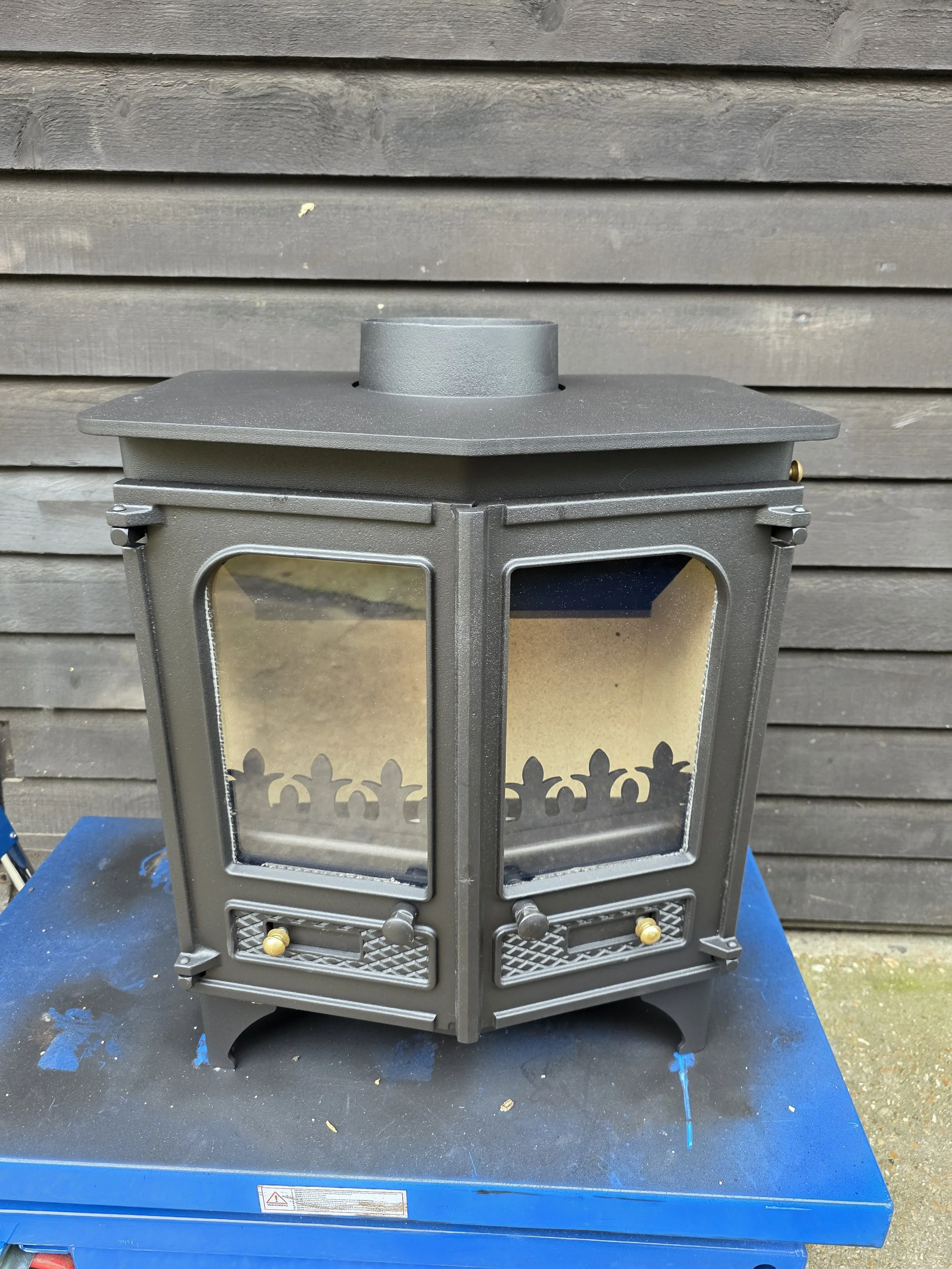 Charnwood Country 6 - 6kw - Fully Refurbished Satin Black Finish. W 510mm x H 605mm x D 363mm 