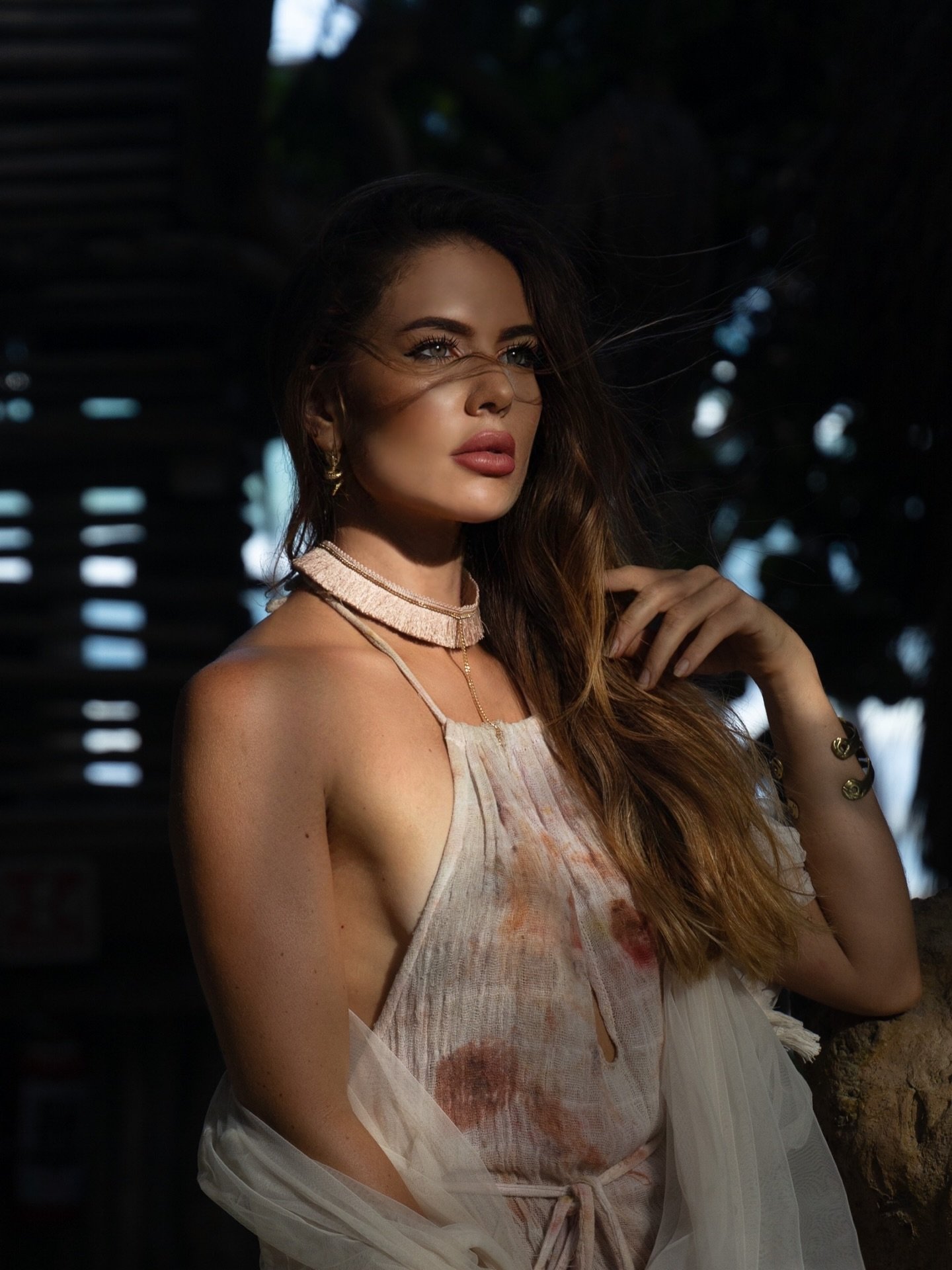 styled by @dustydiamondstulum
Choker by @yasmine_layani
Dress by @lechic_tulum
#tulum #tulummexico #tulumlife #tulumphotographer #tulumfashion #tulumstyle