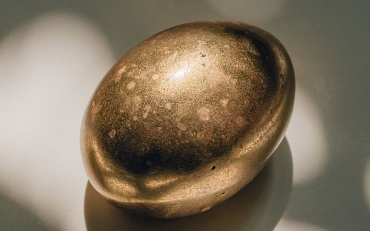 Image: paperweight from Carl Auböck IV, Crystal Ellis Collection