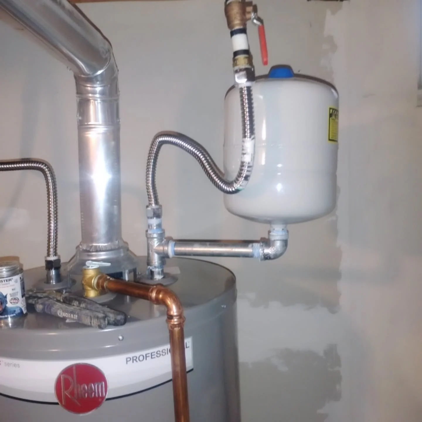 🔥💧 Hot Water, Happy Home! 💧🔥
RADtech Services wrapping up on a few water heater install/repair, bringing reliable hot water back where it belongs! Quality service you can count on. 

📞 208-881-4367
📧 info@radtechservices.com
🌐 radtechservices.