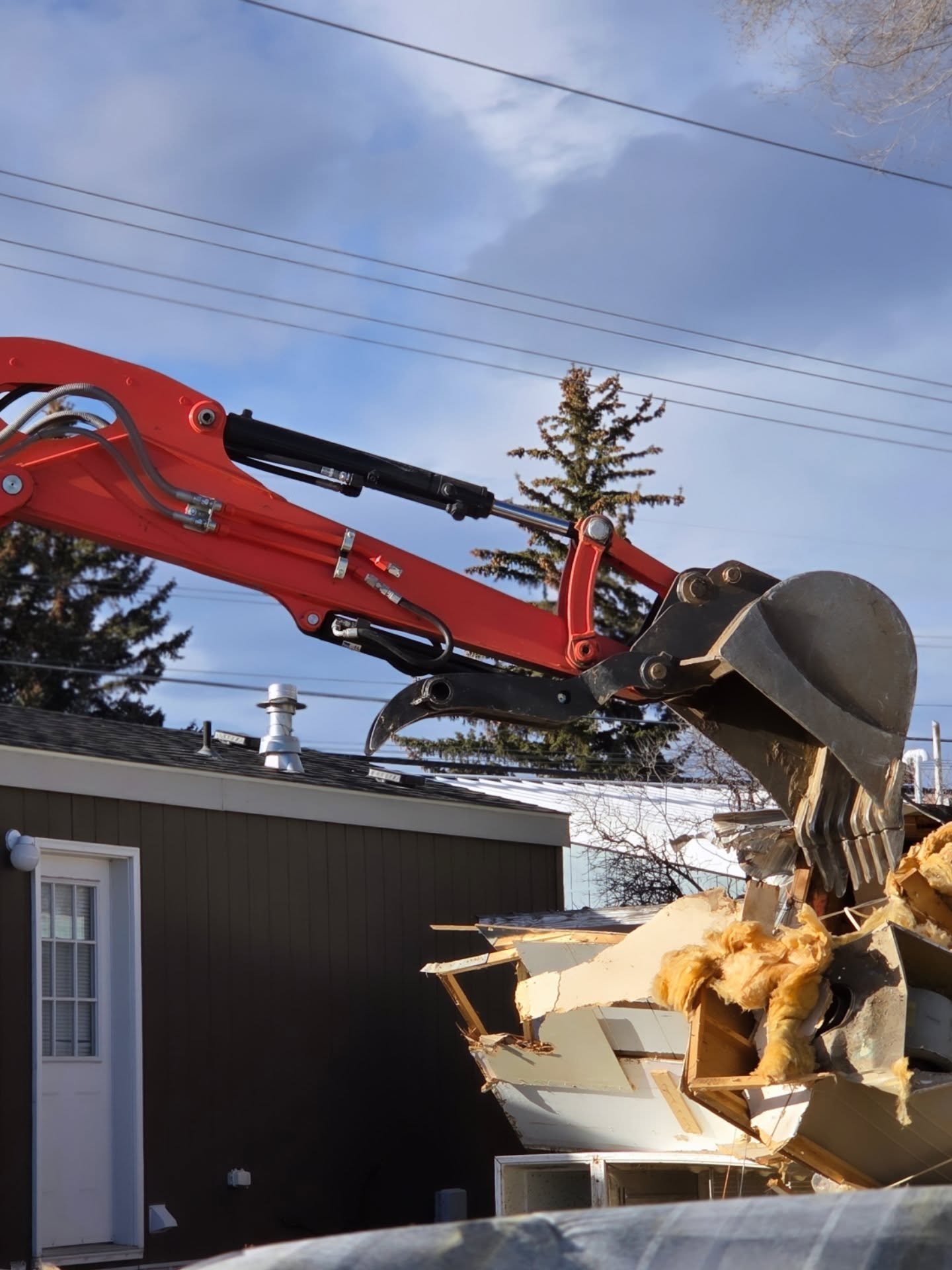 🚨☣️⚠️This project is shaping up to be explosive! Stay tuned for side-by-side comparisons that'll blow your mind⚠️☣️🚨

Stay tuned!

#demolition #day4 #excavationservice #radtechservices #demoday