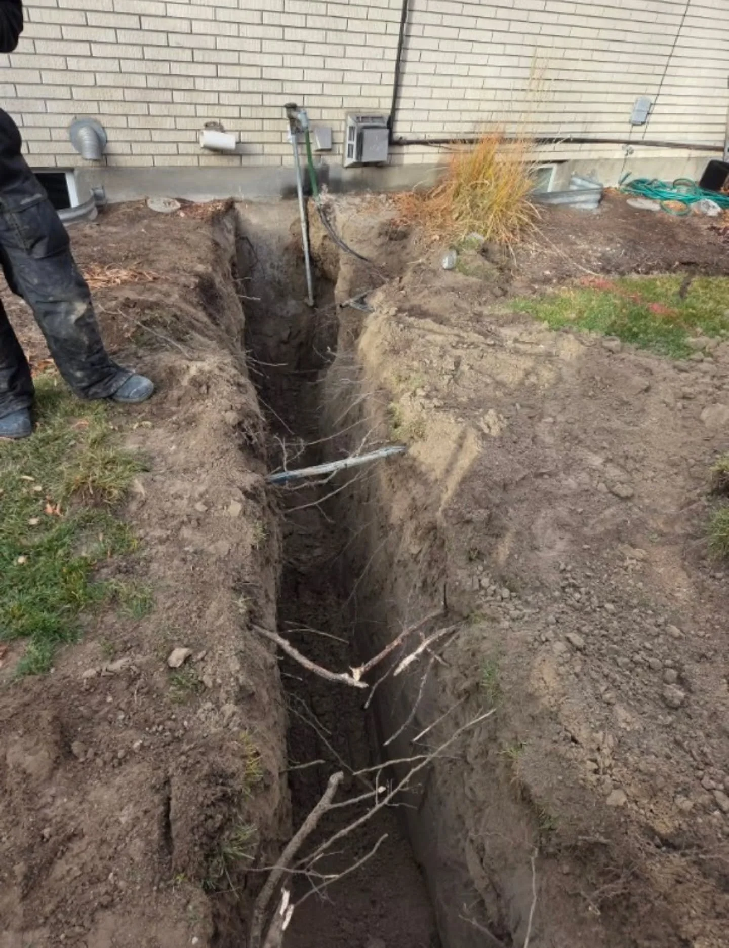 🙌💧❕️Nothing but clean trenches for this water service❕️💧🙌 

The best part is the 20% this customer saved by choosing RADtech Services! Merry Christmas and Happy New Year to all our amazing clients ✨️🎄💧

#ChristmasDeals #RadTechServices #radtech