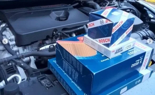 Car engine with Bosch service parts
