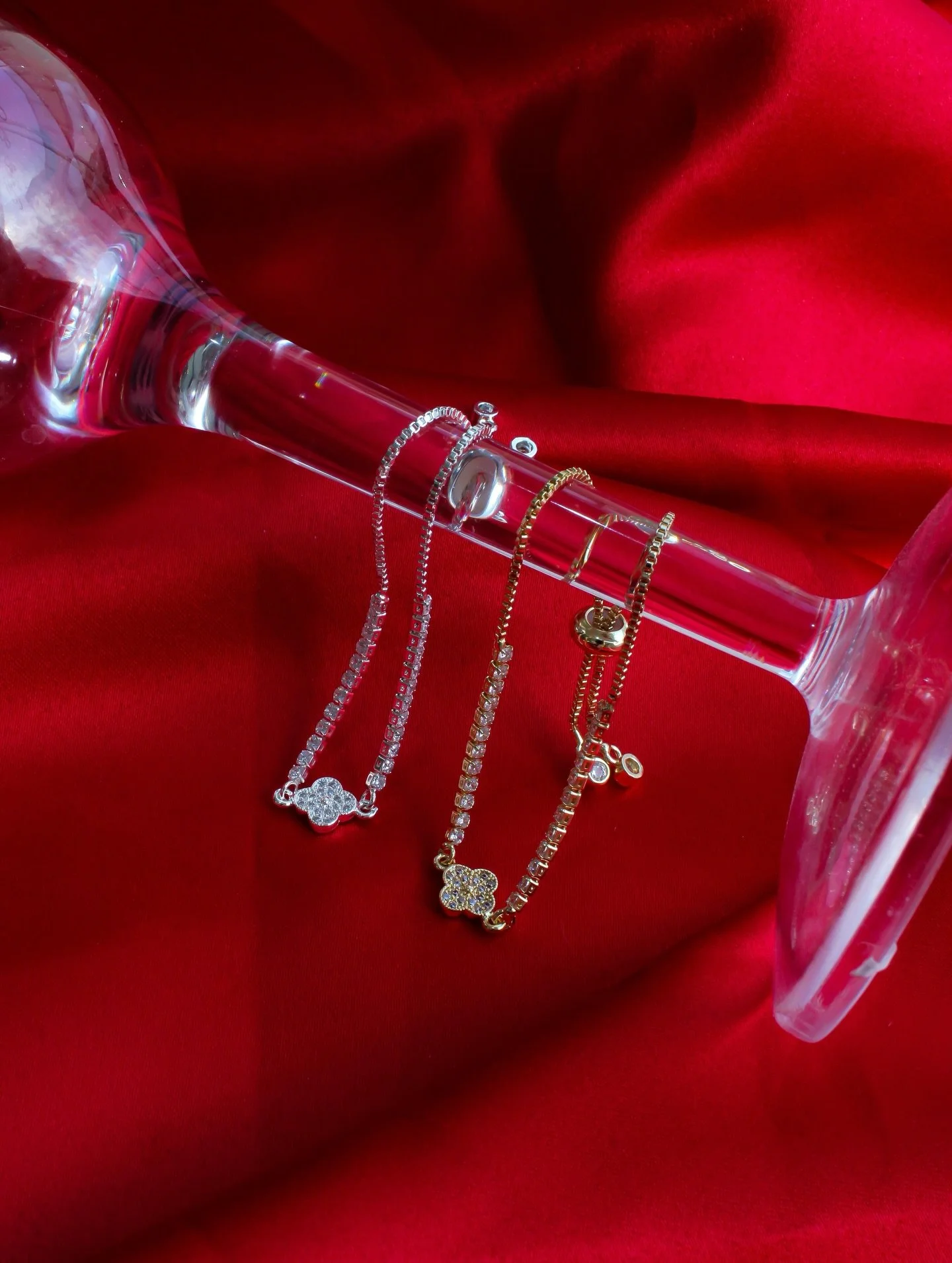 Valentine&rsquo;s Day gifts ❤️🏹
#jewellery 
#tend&ecirc;ncia 
#sanvalentinesday