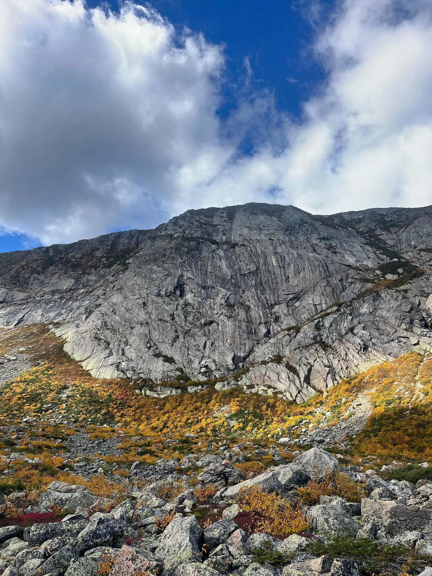 Checking out the Tabor Wall on a recent trip to Mt. Katadhin #fallfoliage🍁 #mainefoliage #climbing #taborwall #baxterstatepark