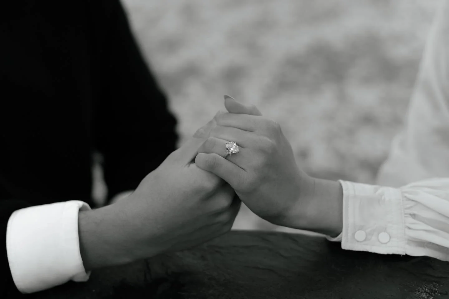 lost in their eyes~ 🩶

#oliviaantonphotography #engagementphotographer #lexingtonweddingphotographer #shesaidyes #2026bride