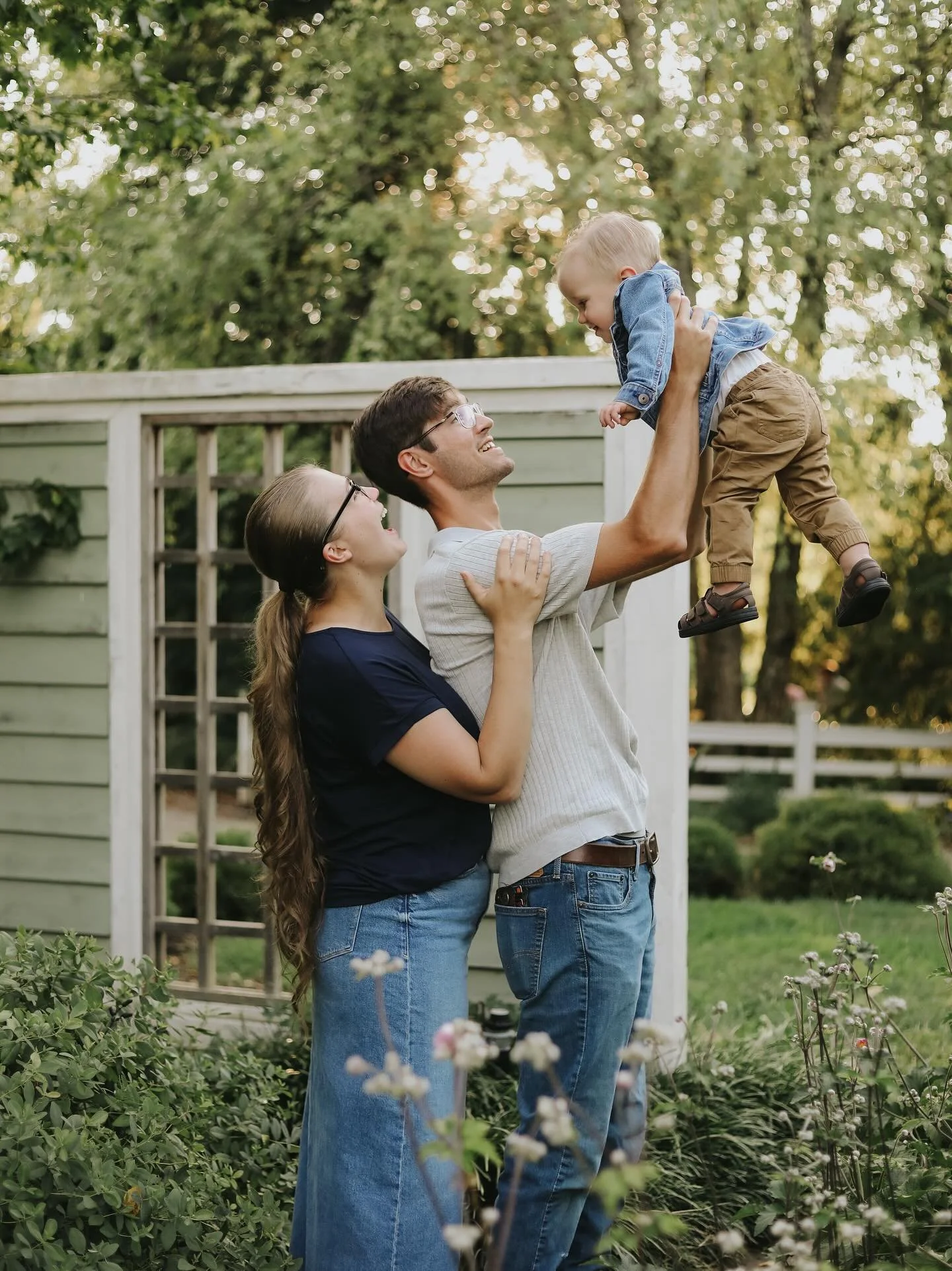 &ldquo;Family is a gift that lasts forever.&rdquo; 🤍

Can&rsquo;t wait to share more from this sweet family session at the Arboretum!! 🥰

#oliviaantonphotography #lexingtonkyphotographer #lexingtonphotographer #kyphotographer #ky #portraitphotograp