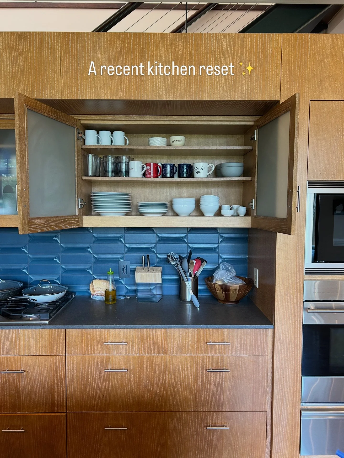 A recent kitchen reset for a busy family who needed less clutter and more breathing room-without creating systems that felt unrealistic to maintain with young kids at home 

#organizedspaces #organizedkitchen #professionalorganization #madisonwi #org