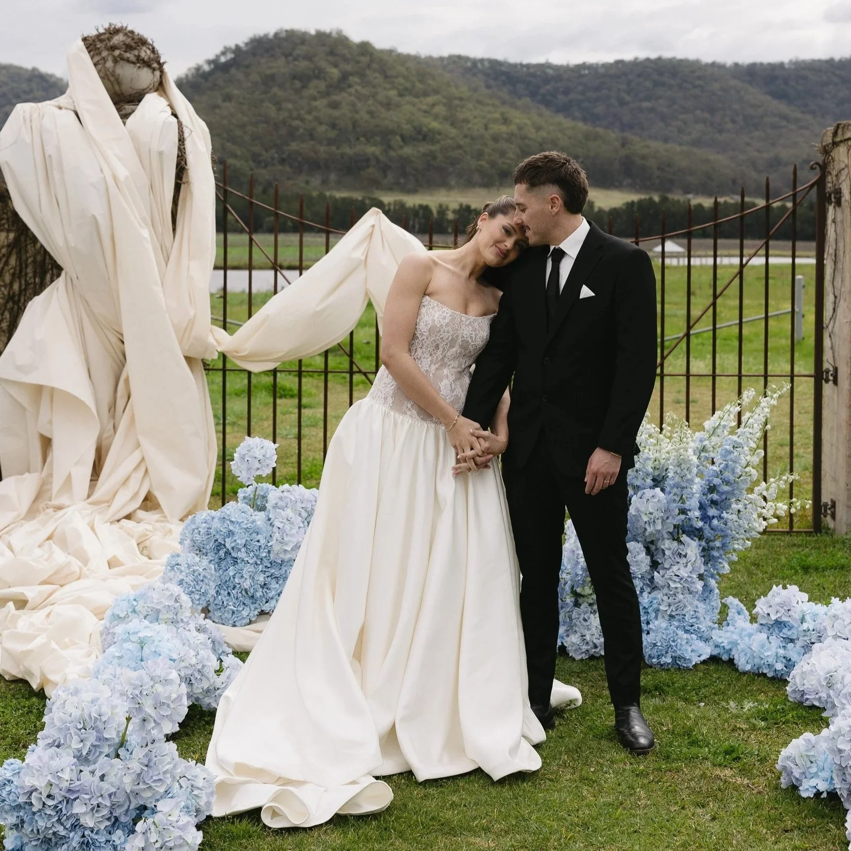 bride and groom outdoor wedding NSW