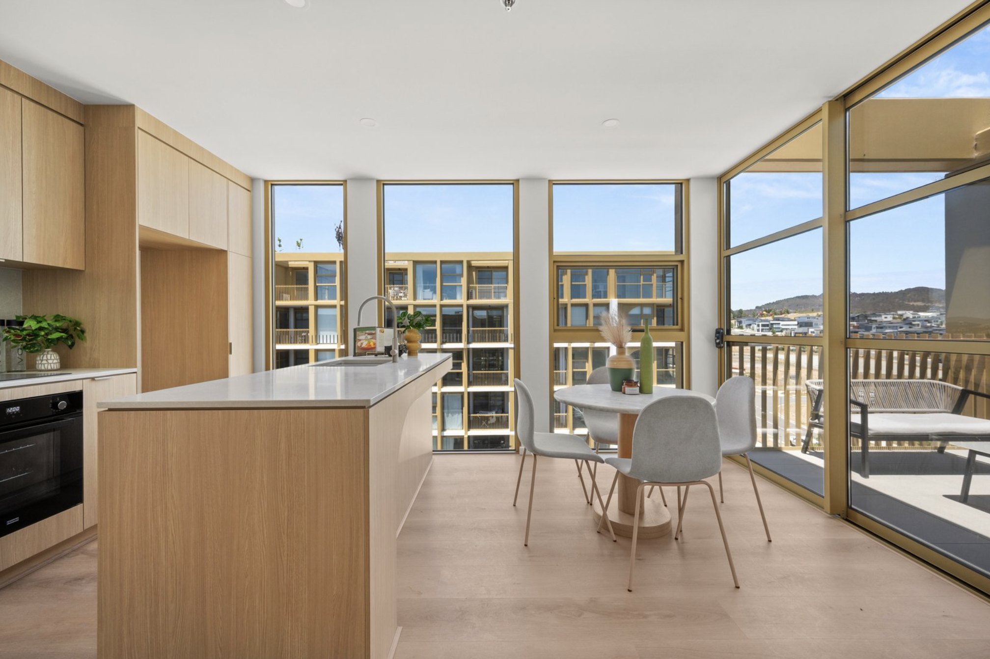 Plain Aesthetic Glass Barbecue Containers