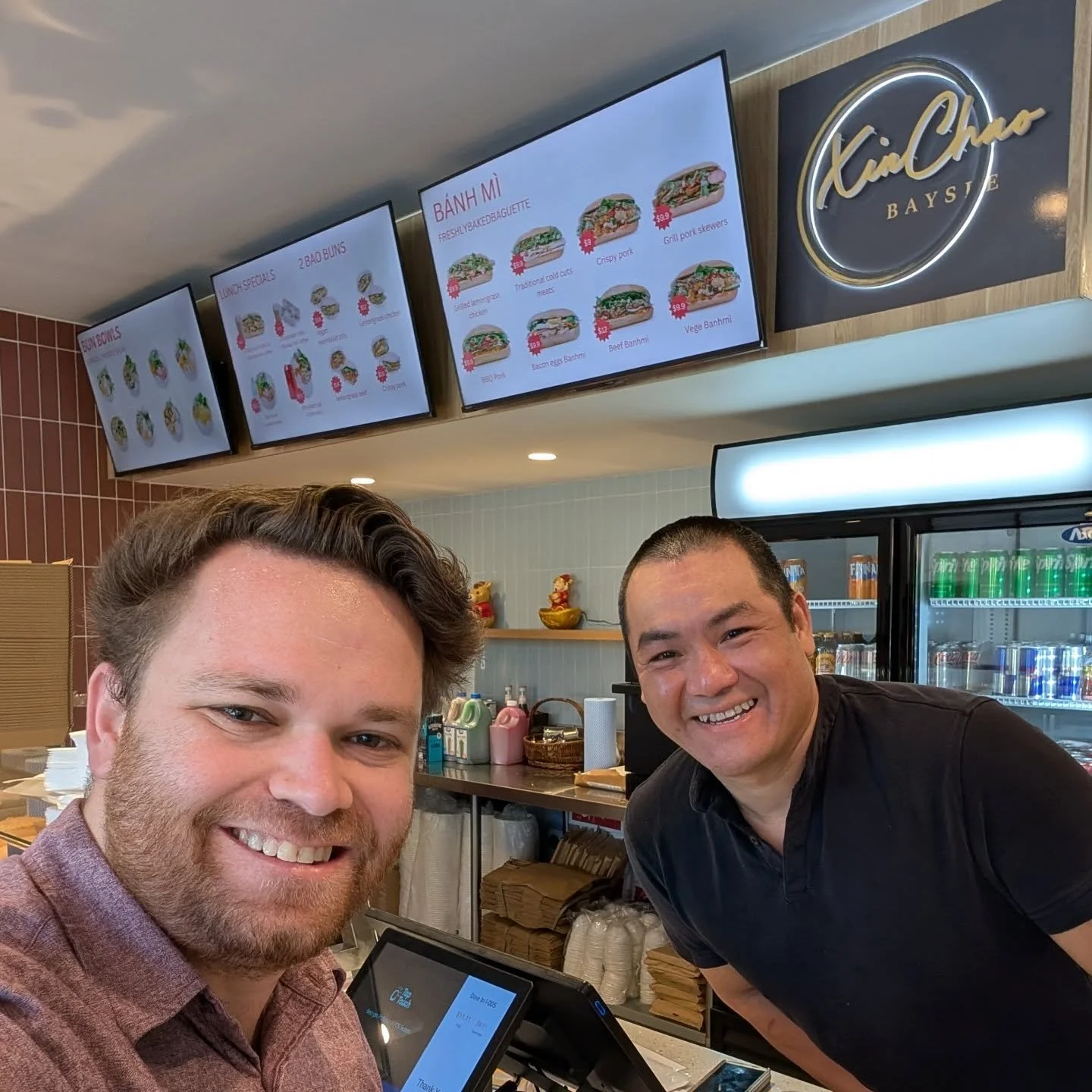 🥖 NEW B&Aacute;NH M&Igrave; BUSINESS IN BAYSIE 🥖

Dropped in to say g'day to Thien, owner of Xin Chao Baysie, who has just opened up his awesome shop this week underneath the Baysie station.

Check out those b&aacute;nh m&igrave;s! There's also ric
