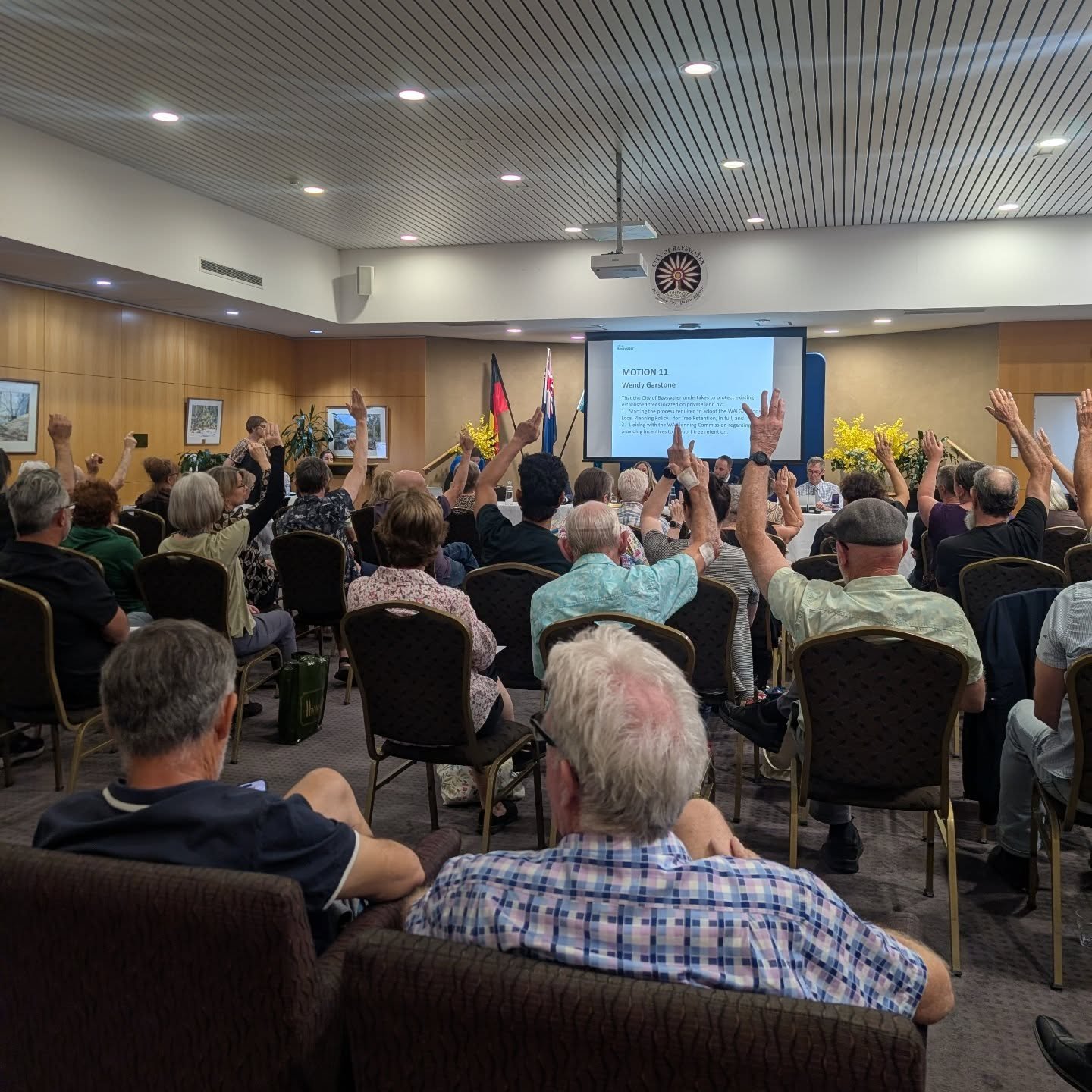 🙋 ANNUAL GENERAL MEETING OF ELECTORS 🙋

On Wednesday night, a room full of City of Bayswater residents gathered to accept the City' annual report, to ask questions, and to move motions for the Council to consider directly.

Councillors sat in the b