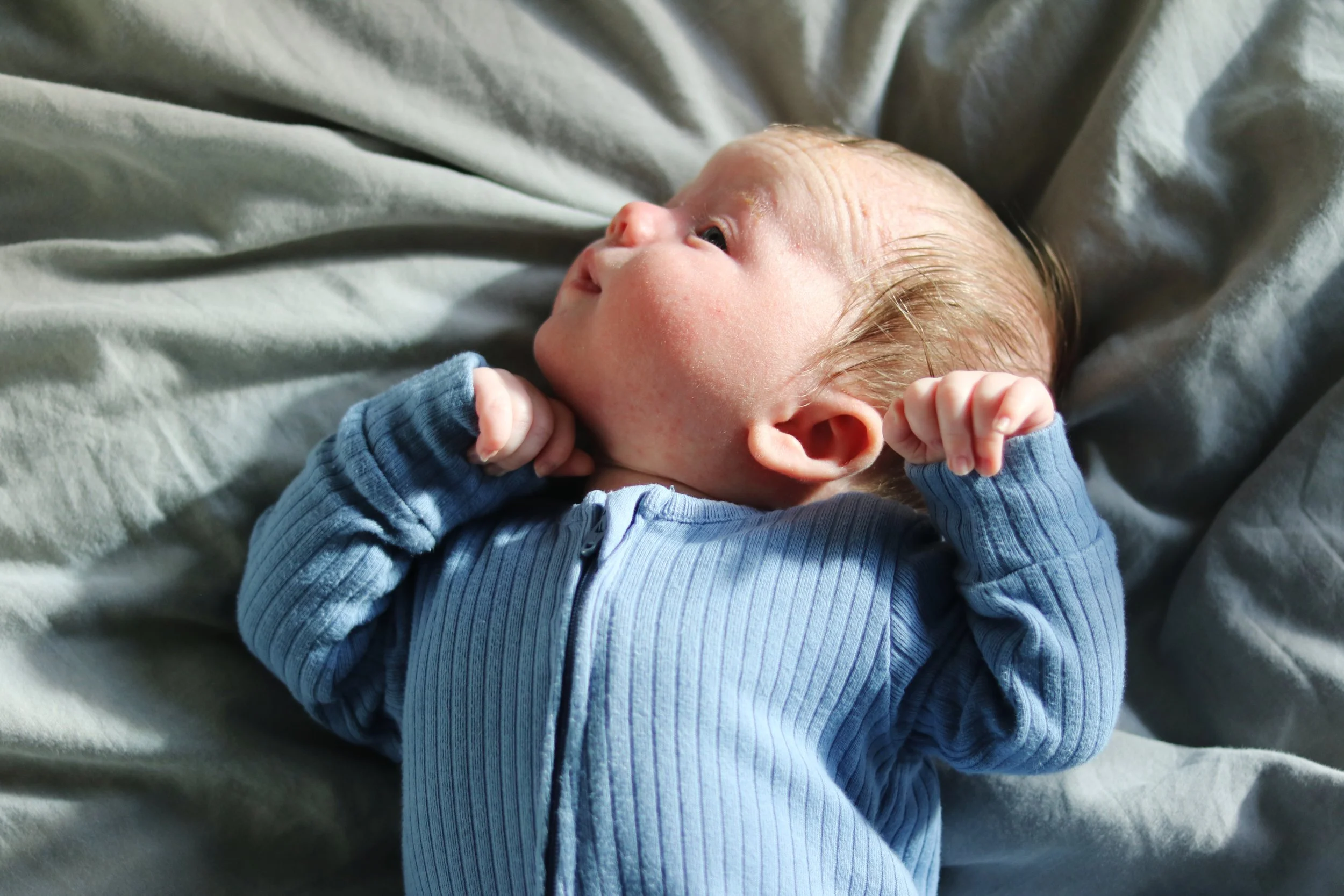 Relaxed Glasgow newborn photography session