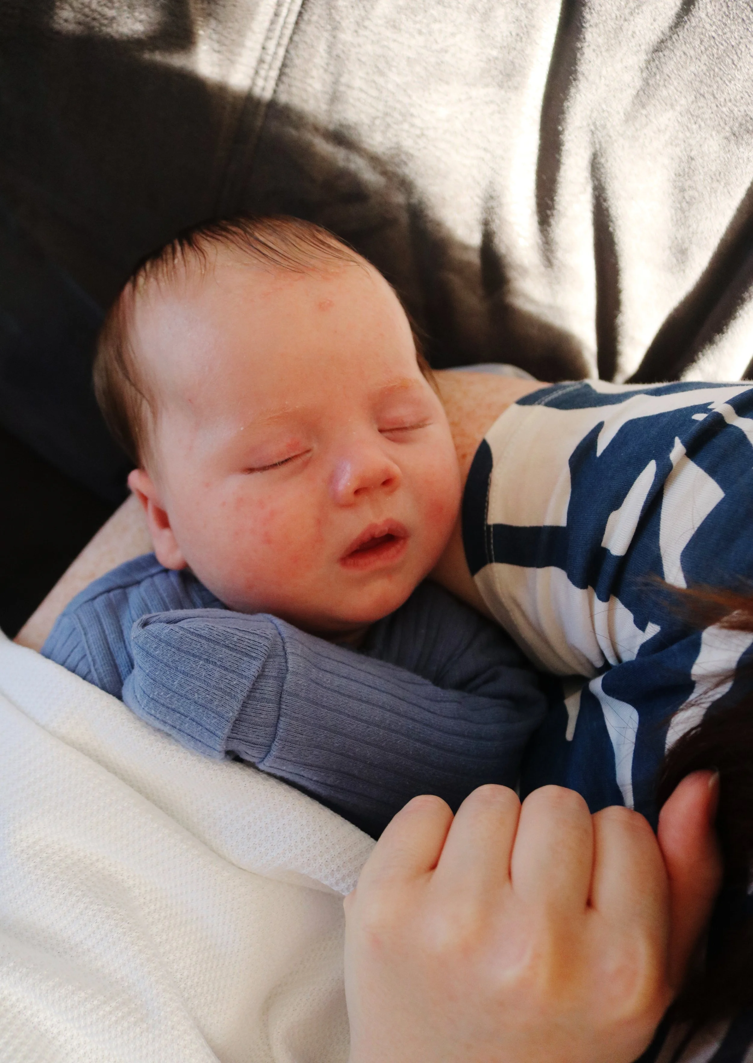 Natural newborn photography session in Glasgow