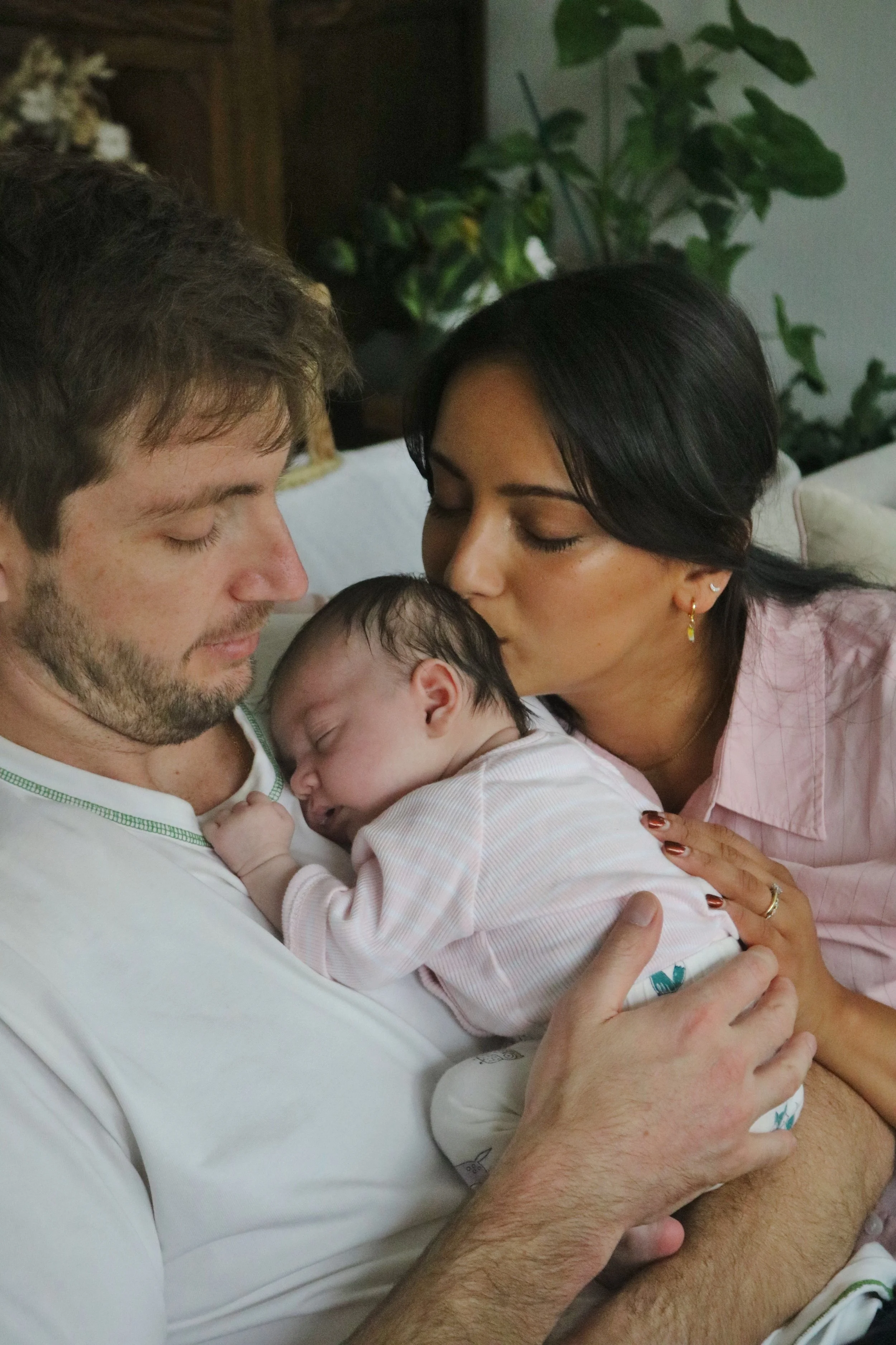 Natural newborn photography Glasgow southside