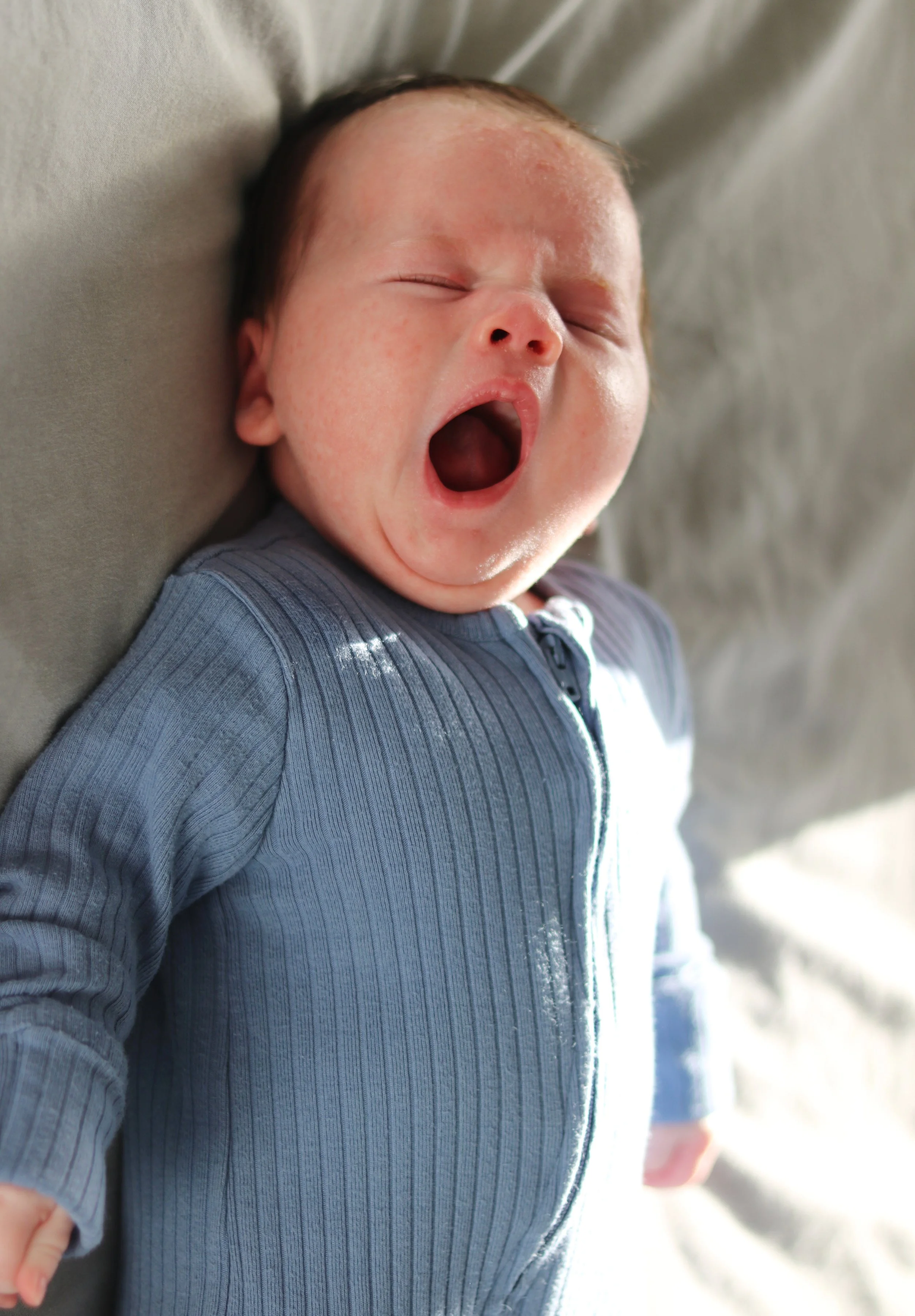 Relaxed Glasgow newborn photography session