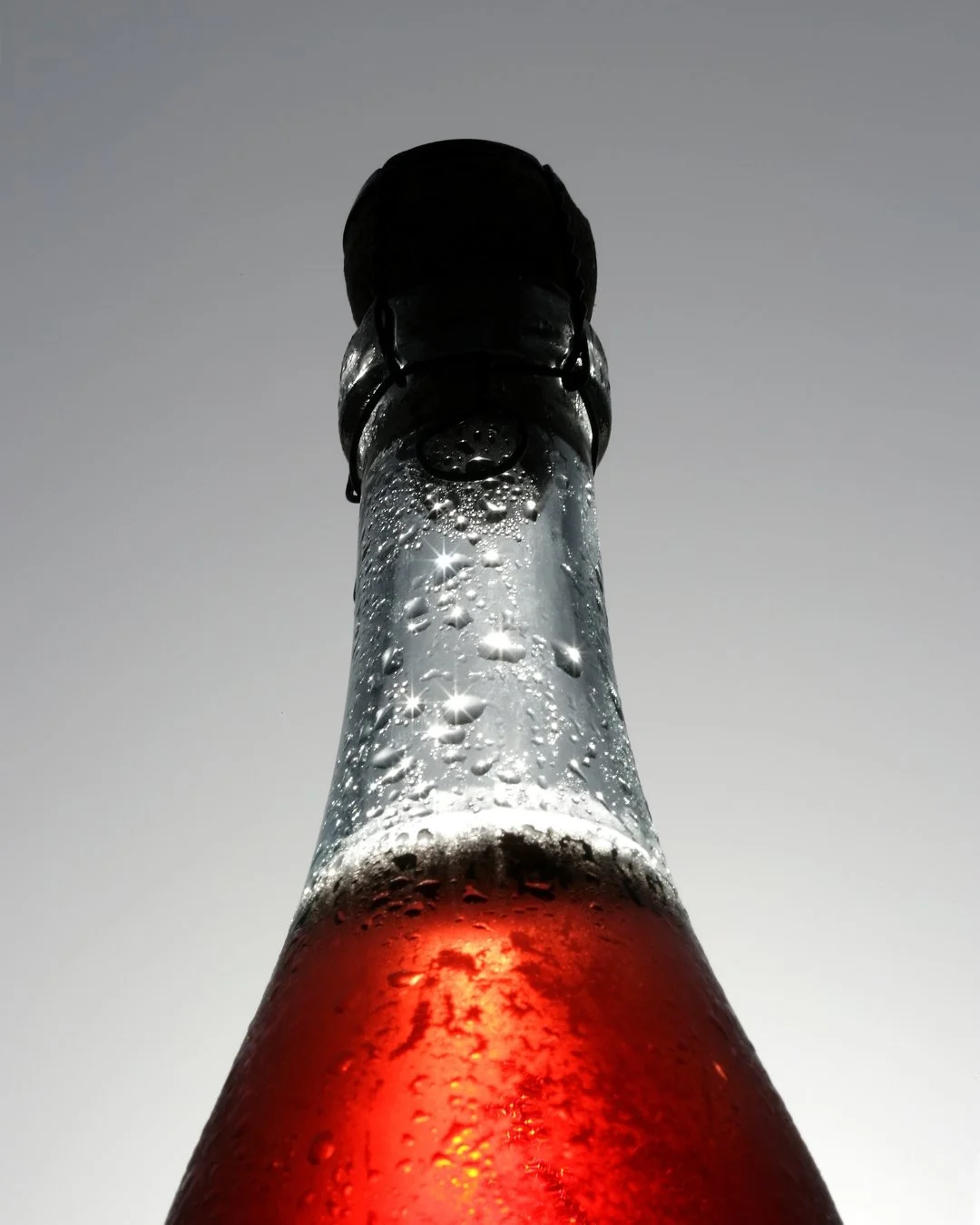 Sticla de Lambrusco in soare