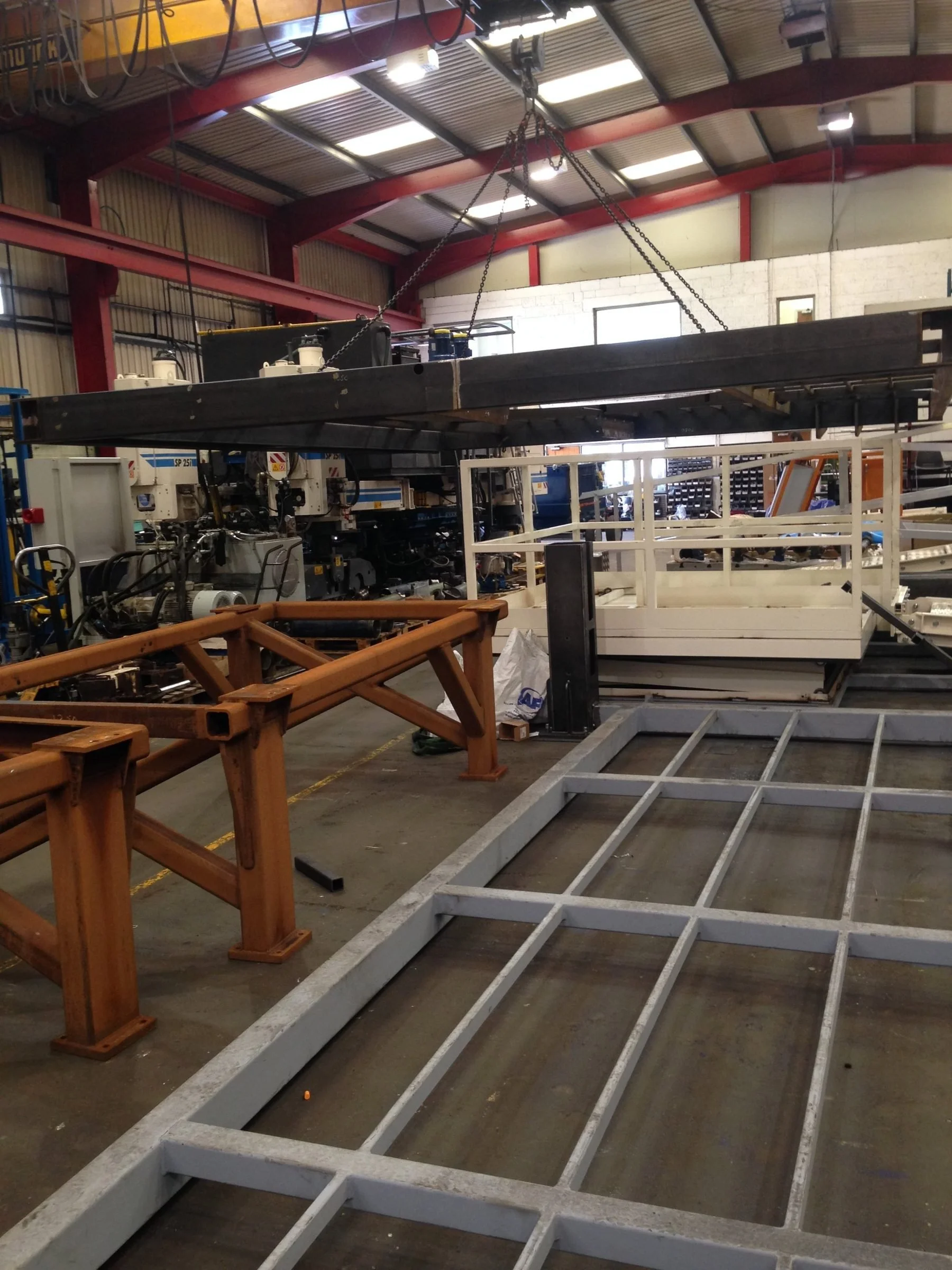 heavy-steel-frame-lift.jpg