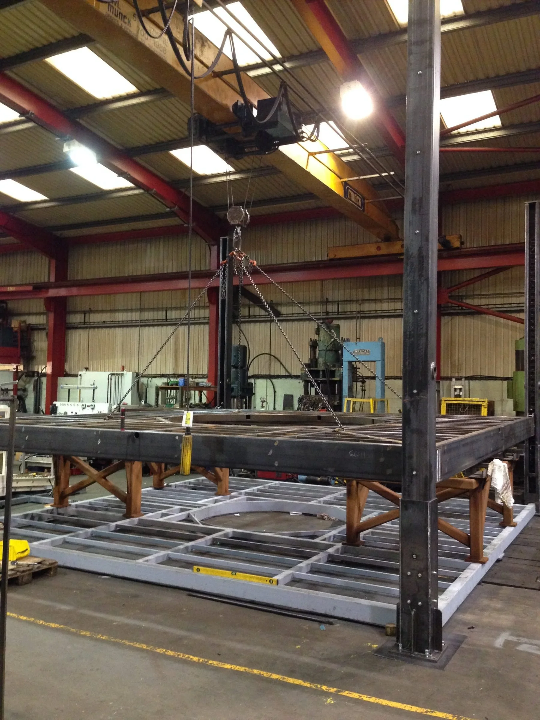 steel-frame-crane-lift.jpg