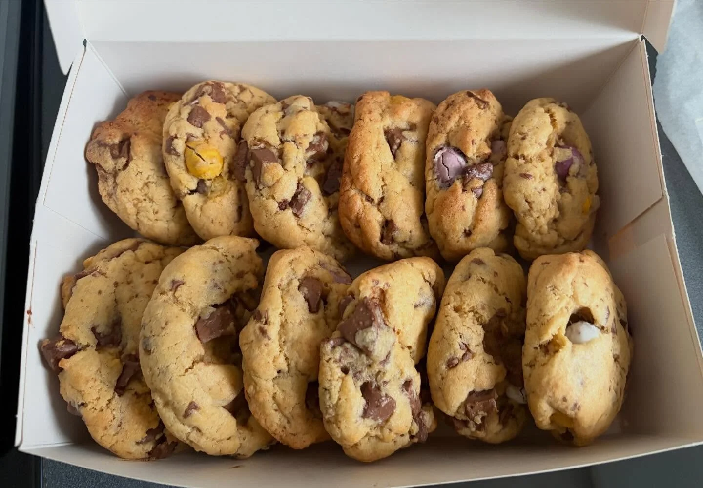 Mini egg chocolate chunk cookies going out this morning 

#catebakes #westlondonbaker #londonbaker #hounslow