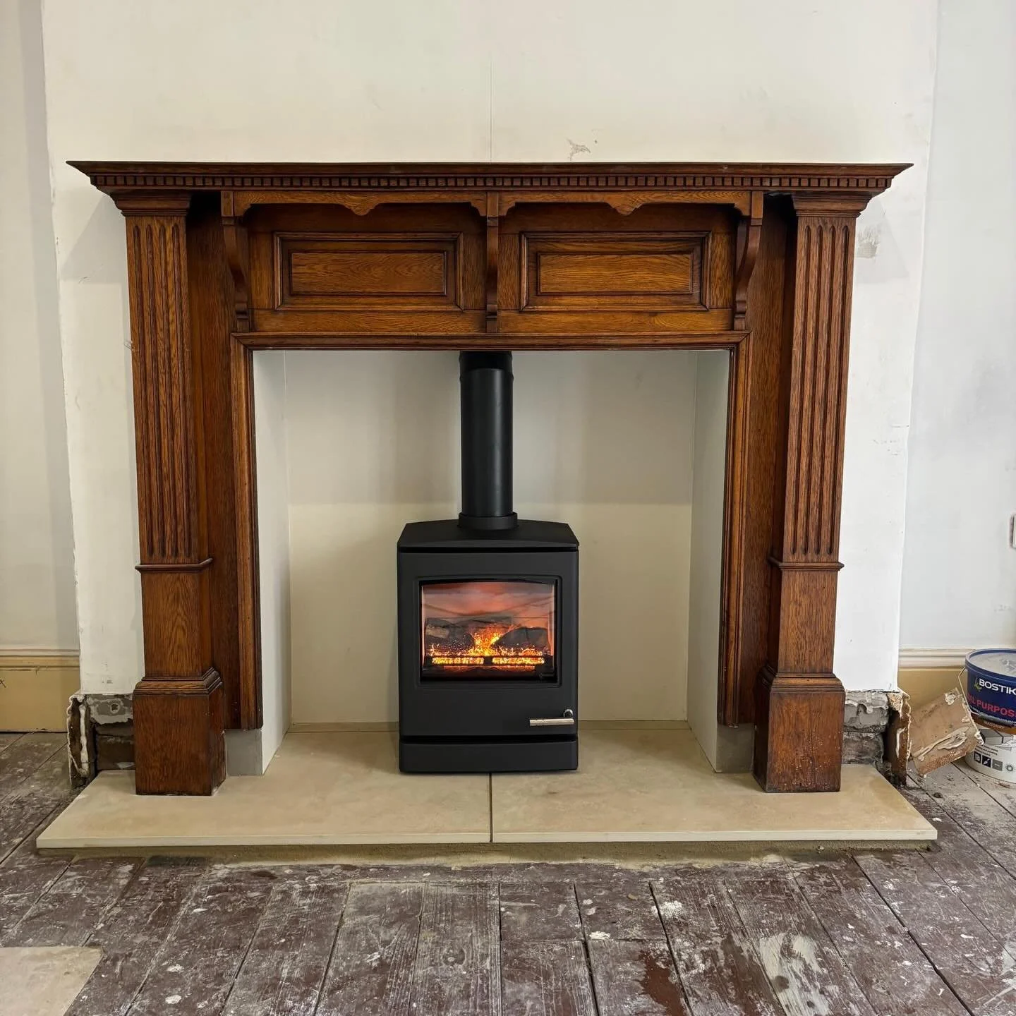 🔥 Beautifully completed fireplace installation! 🔥
We&rsquo;ve just finished this stunning refurbishment for our customer, breathing new life into their original period oak surround.
✅ Reused and restored the customer&rsquo;s existing oak fireplace 