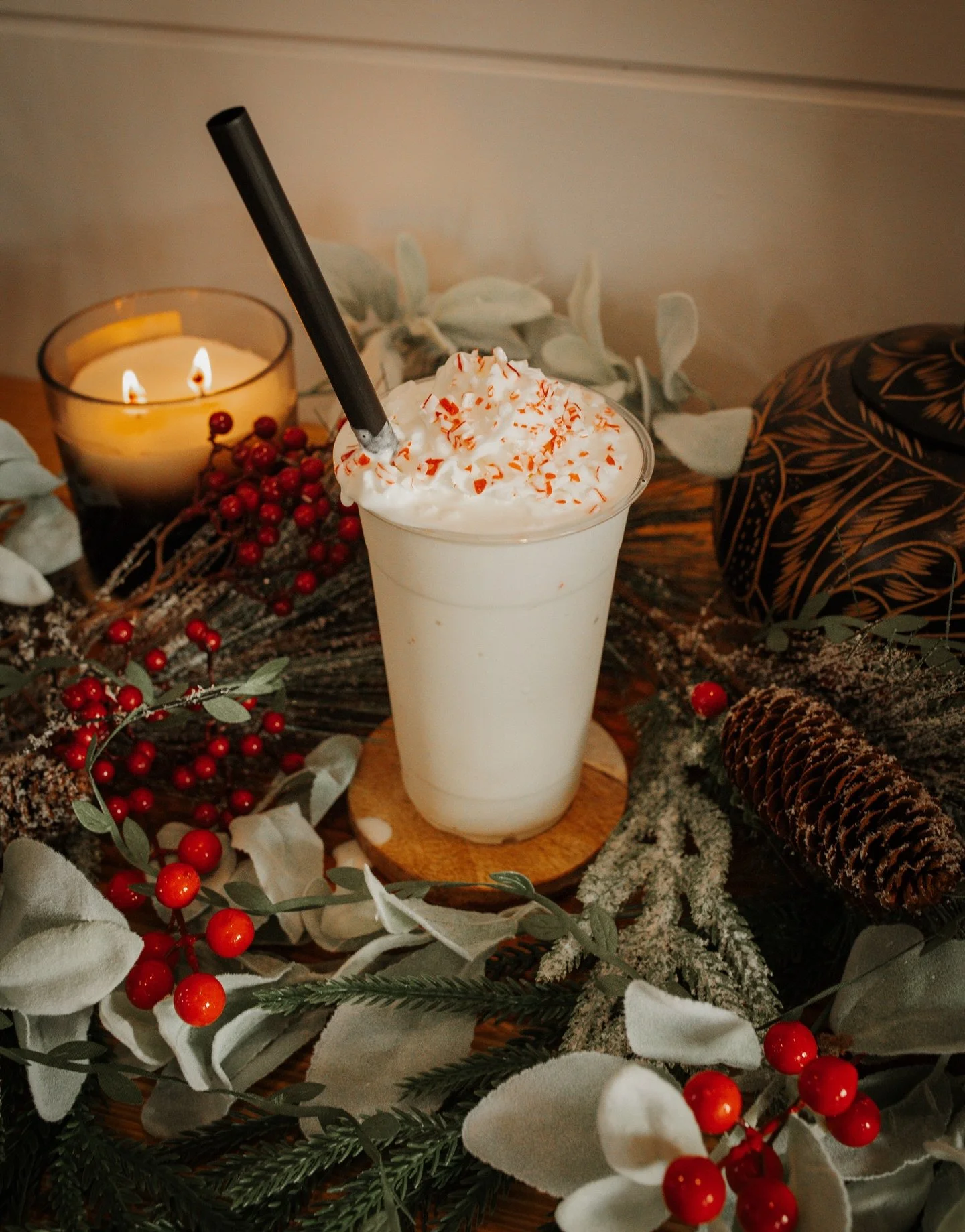 🚂🎟️ Hop on board the Polar Express, this milkshake is your golden ticket. Vanilla ice cream blended with peppermint syrup and crushed candy cane, finished with whipped cream and an extra sprinkle of crushed candy cane.

Made with @homesteadcreamery