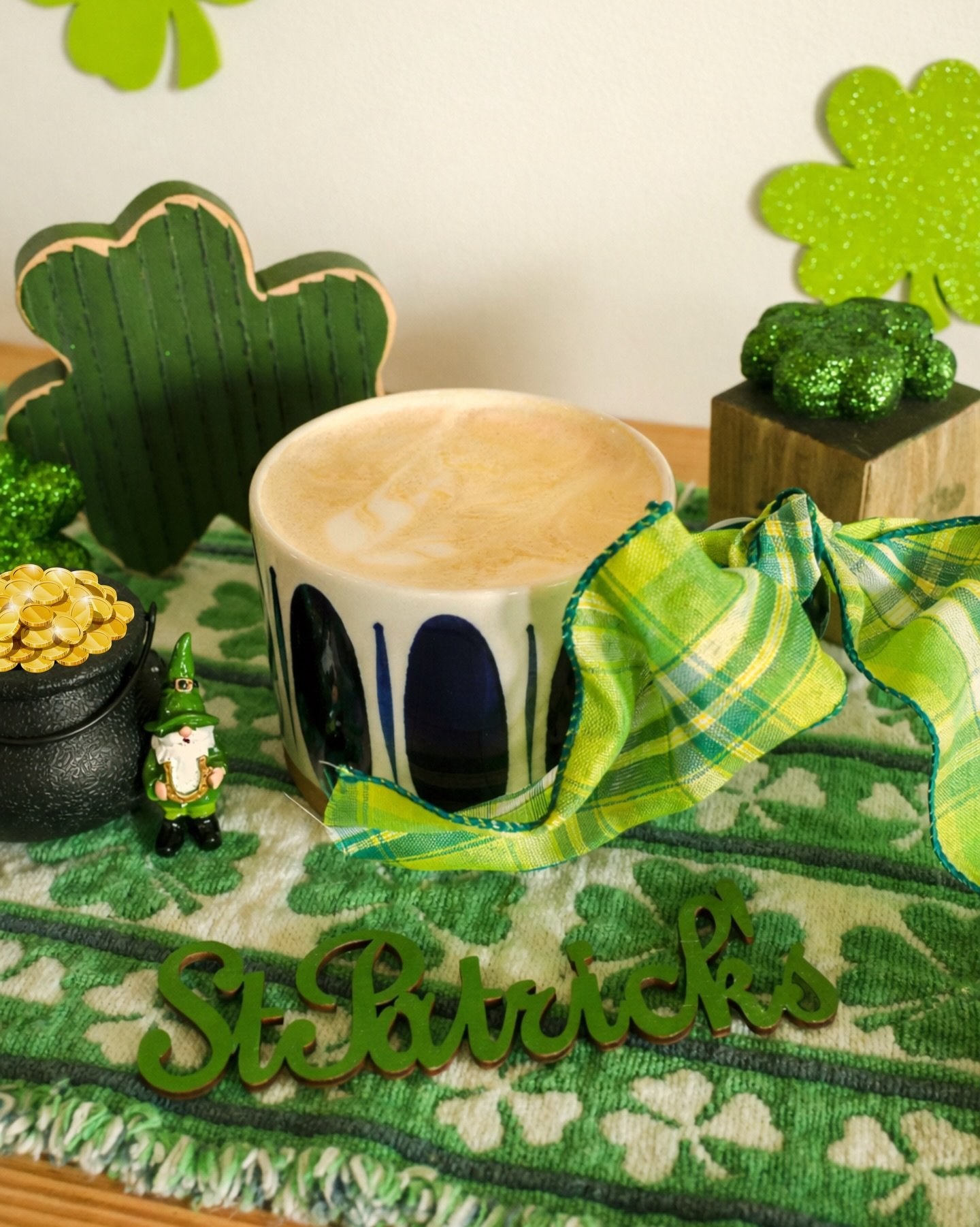 ✨ Pot of Gold Latte 
A rich butterscotch, caramel, and white chocolate latte blended into pure golden sweetness.

Worth its weight in gold, you won&rsquo;t want to miss trying this one!

#globalblendcafe #goldlatte #specialtylatte #butterscotchcoffee