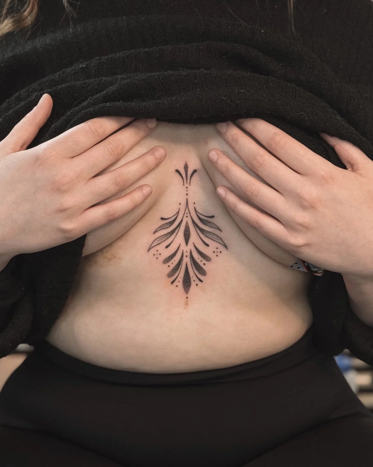 Chest ornament ✨ Smaller tattoos are always welcome too! This was done on our Easter Walk In day in Levi @northnorthtattoo 
❖ 
❖
❖
Booking: DM / dontommitattoo@gmail.com
❖ 
❖
❖
❖ 
❖
❖
#dotworktattoo #ornament #ornamentaltattoo #pointornament #delicat