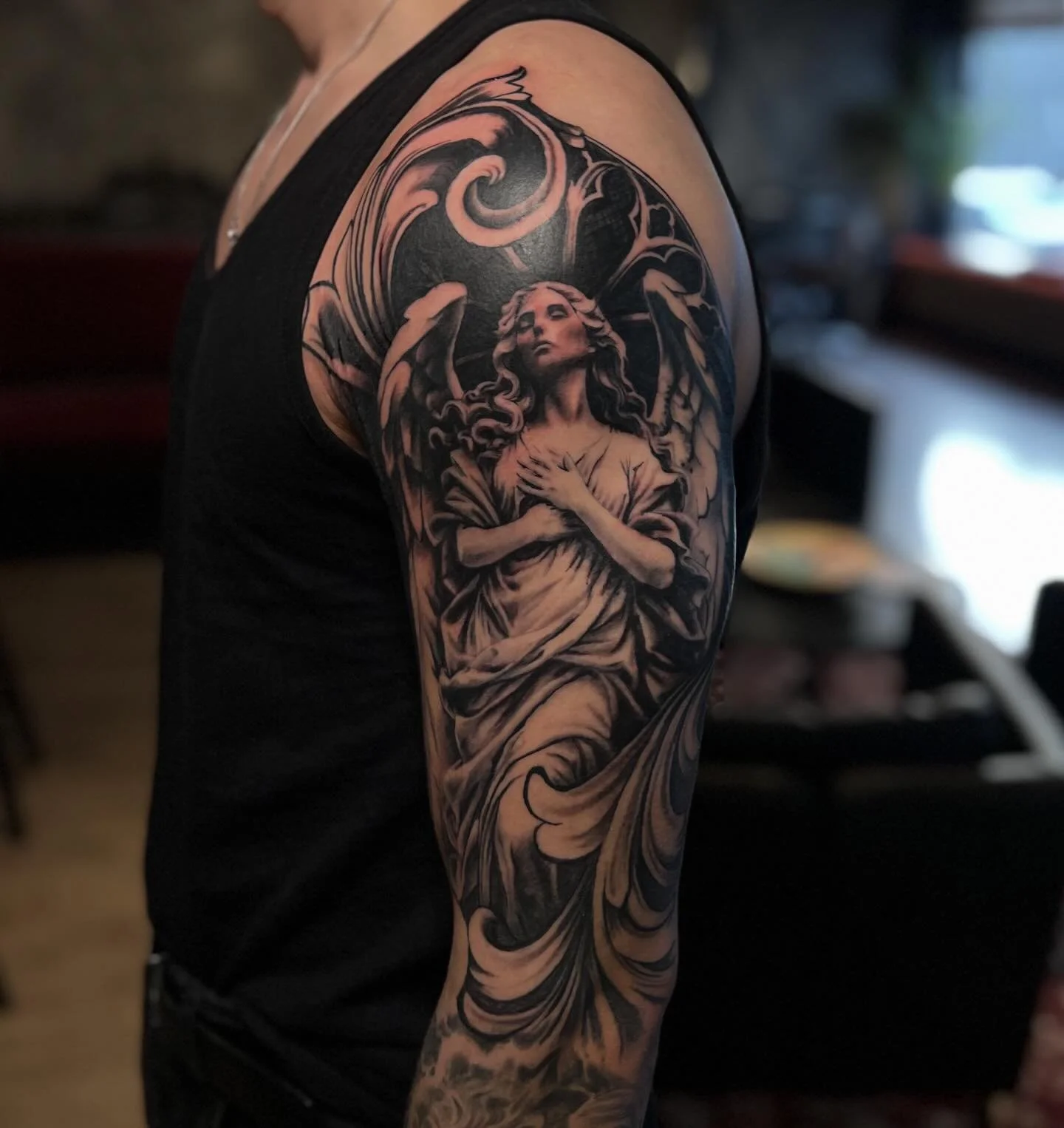 Top part fresh, quick touch up on mostly face and hair. Otherwise healed!
