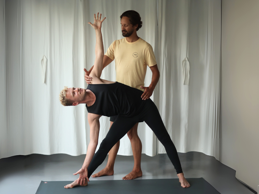 Yoga: Vinyasa Flow • 90 Min