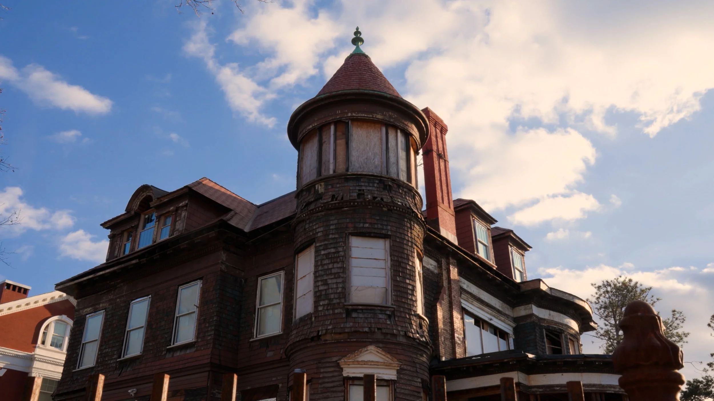 Sequence 01.00_09_15_20.Still026.jpg