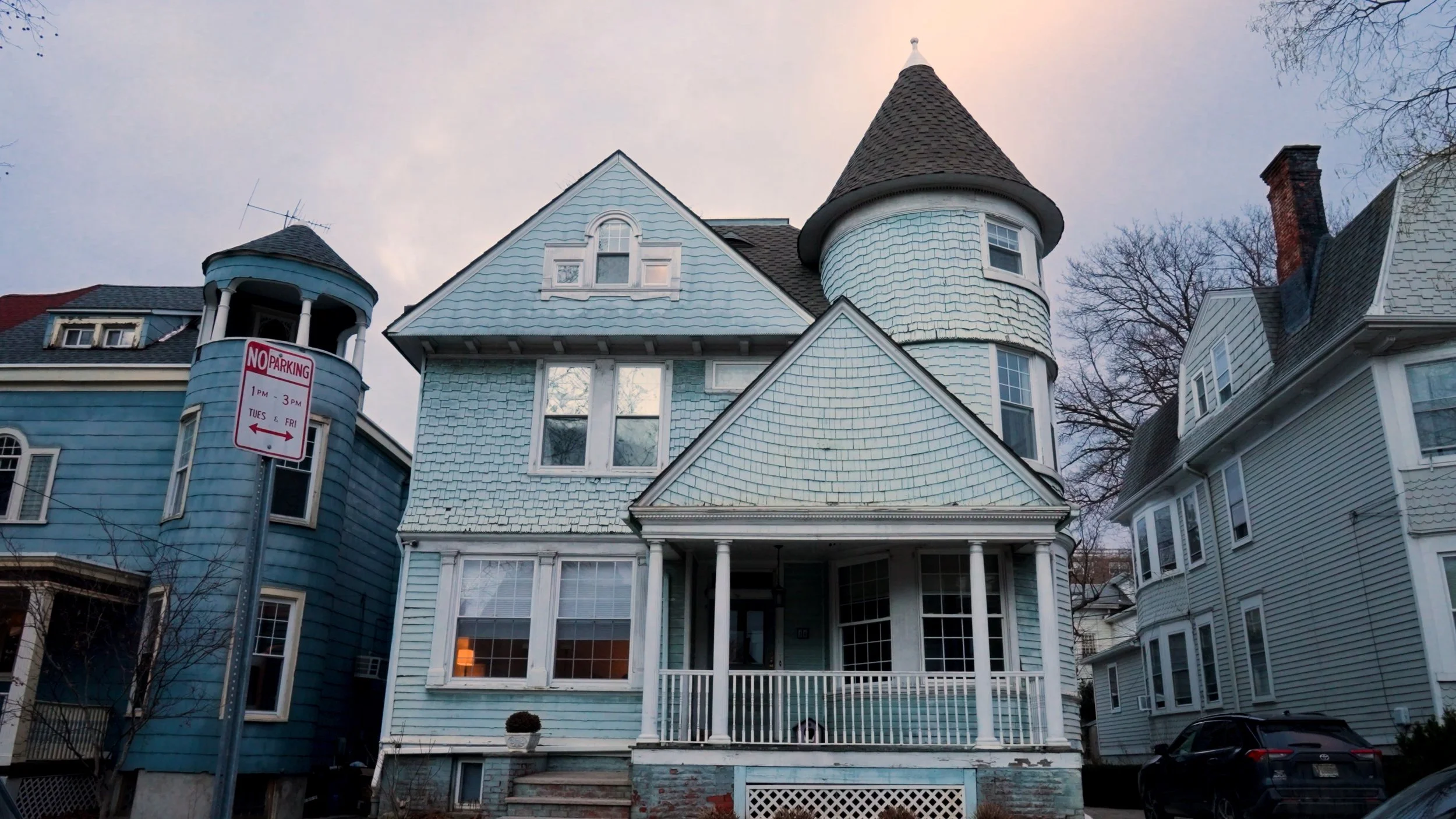 Sequence 01.00_15_25_10.Still040.jpg