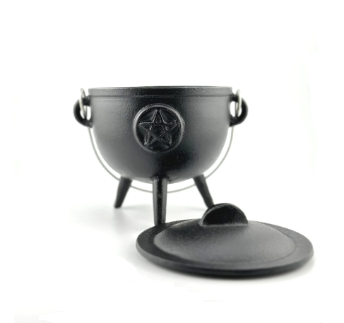 cauldron with pentagram 1.png