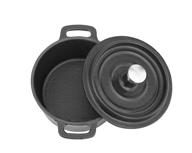 cast iron pot with lid 2.png