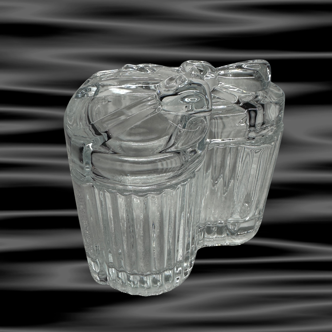 glass heart with ribbon (3).png