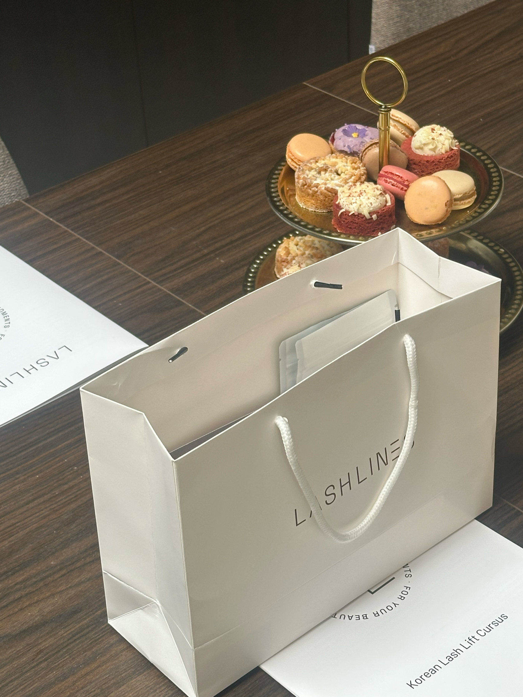 Korean Lashlift training en cursus bij Beauthé Geleen met een luxe starterspakket en lekkere lunch.