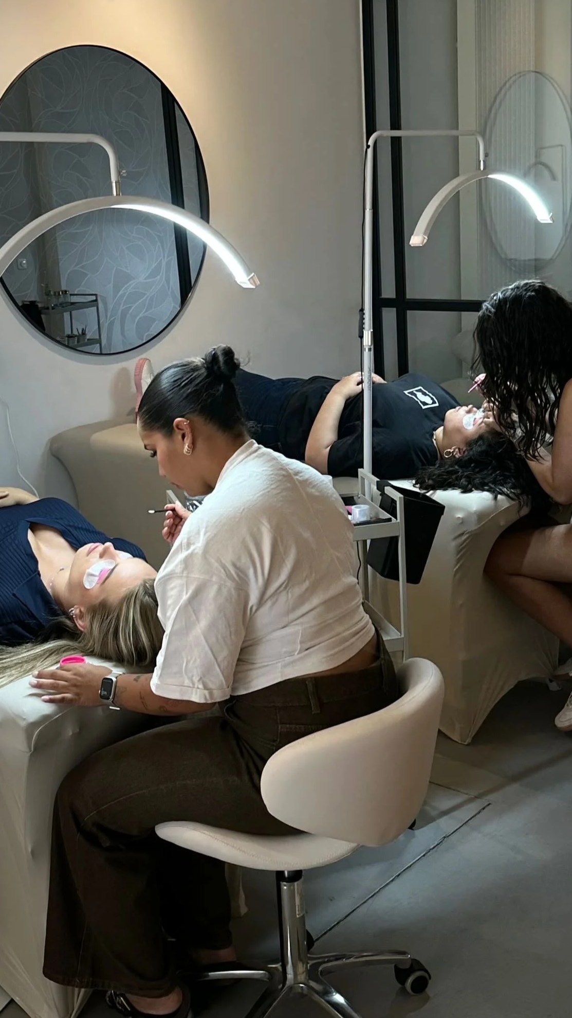 Praktijk gedeelte bij de Korean Lashlift training bij Beauthé Geleen