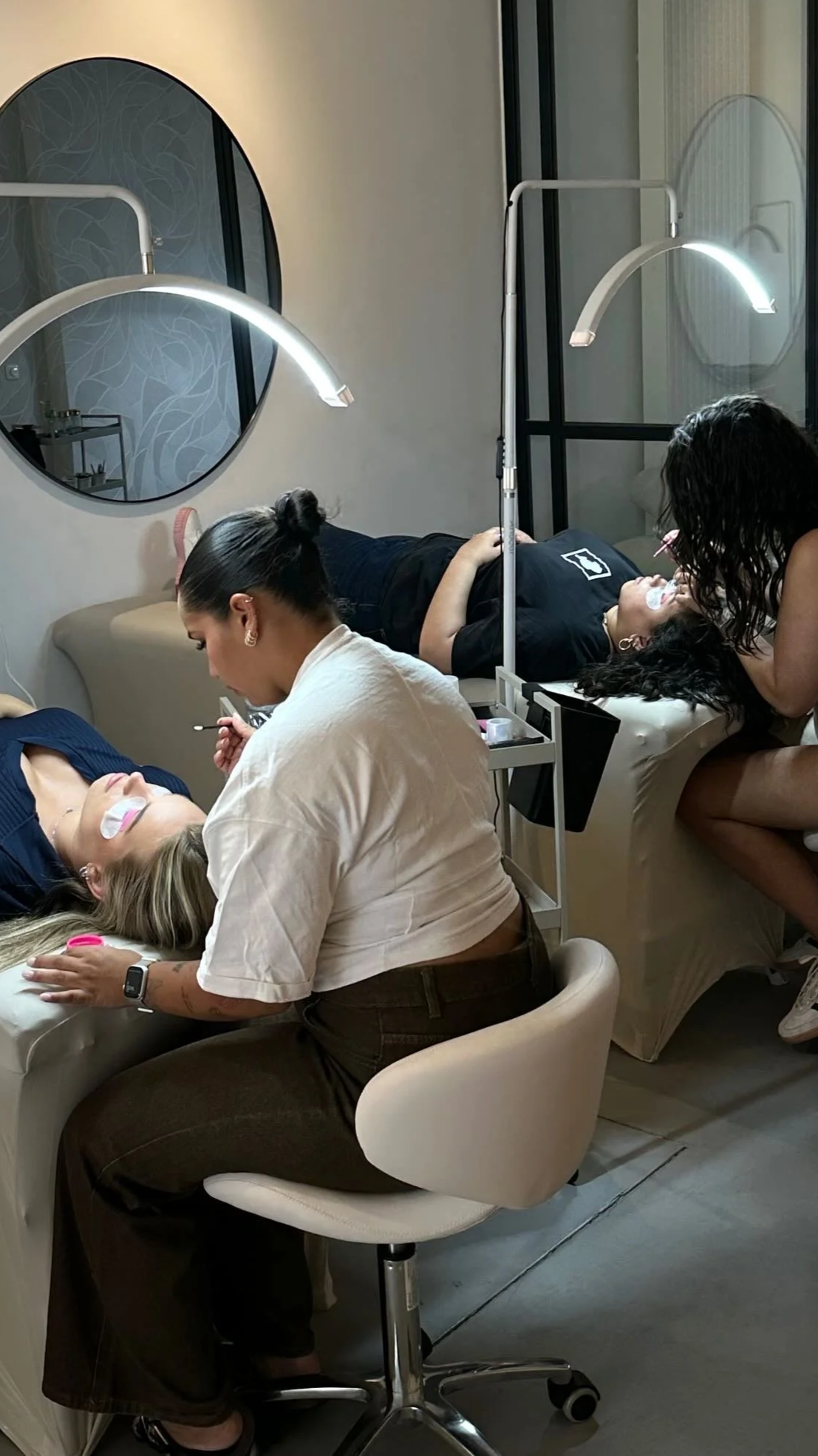 Praktijk gedeelte bij de Korean Lashlift training bij Beauthé Geleen