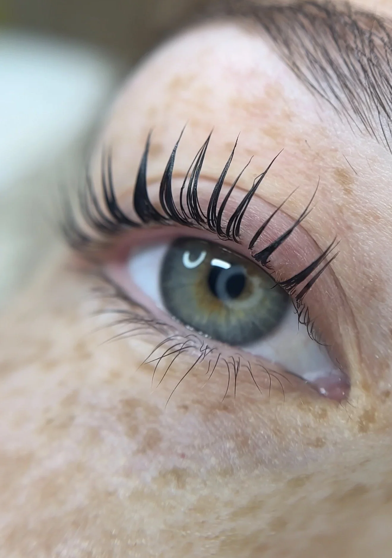 Liftende Koreaanse wimperlift bij Beauthé Geleen
