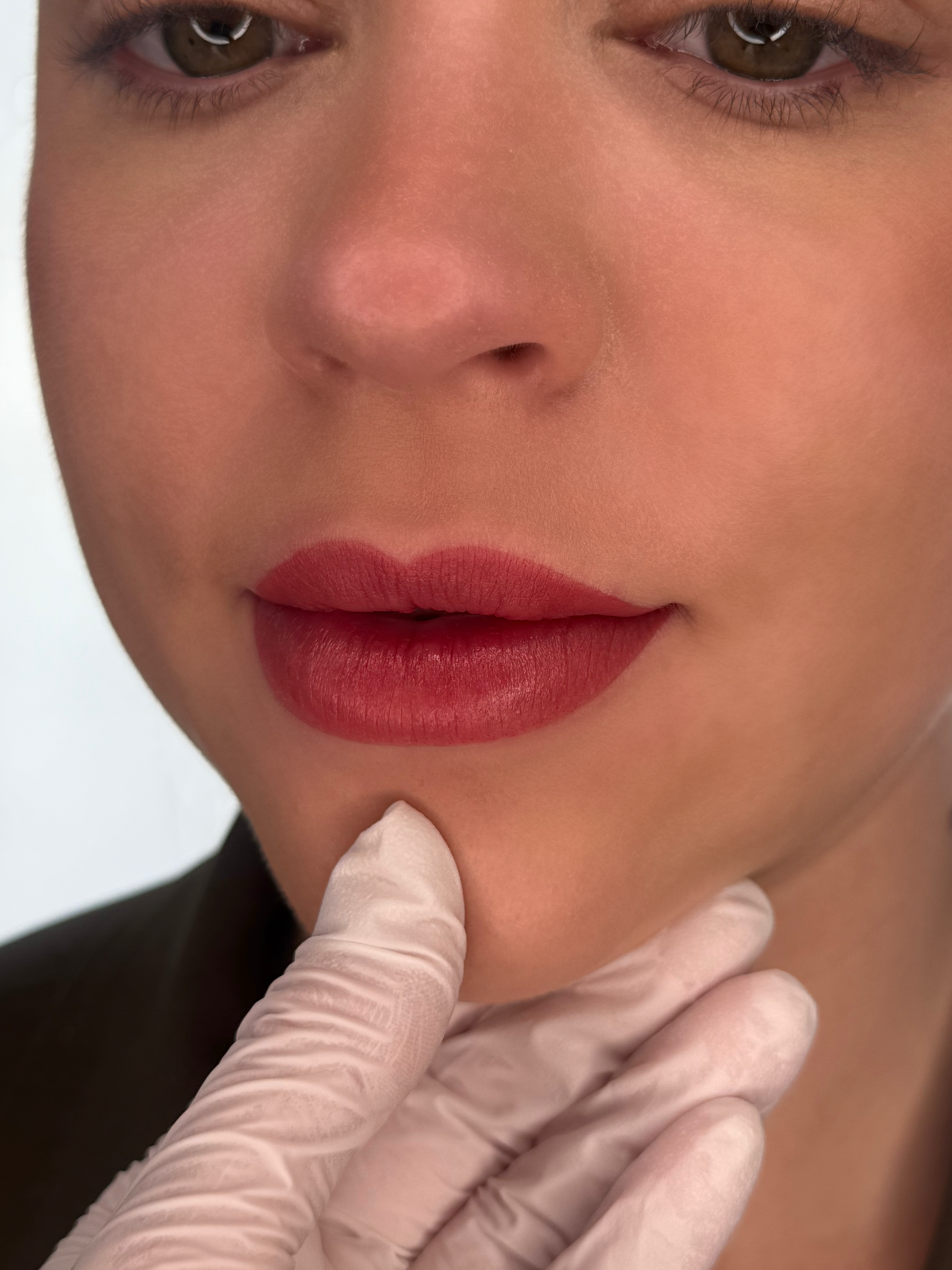Mooie natuurlijke lippigmentatie bij salon Beauthé in Geleen.