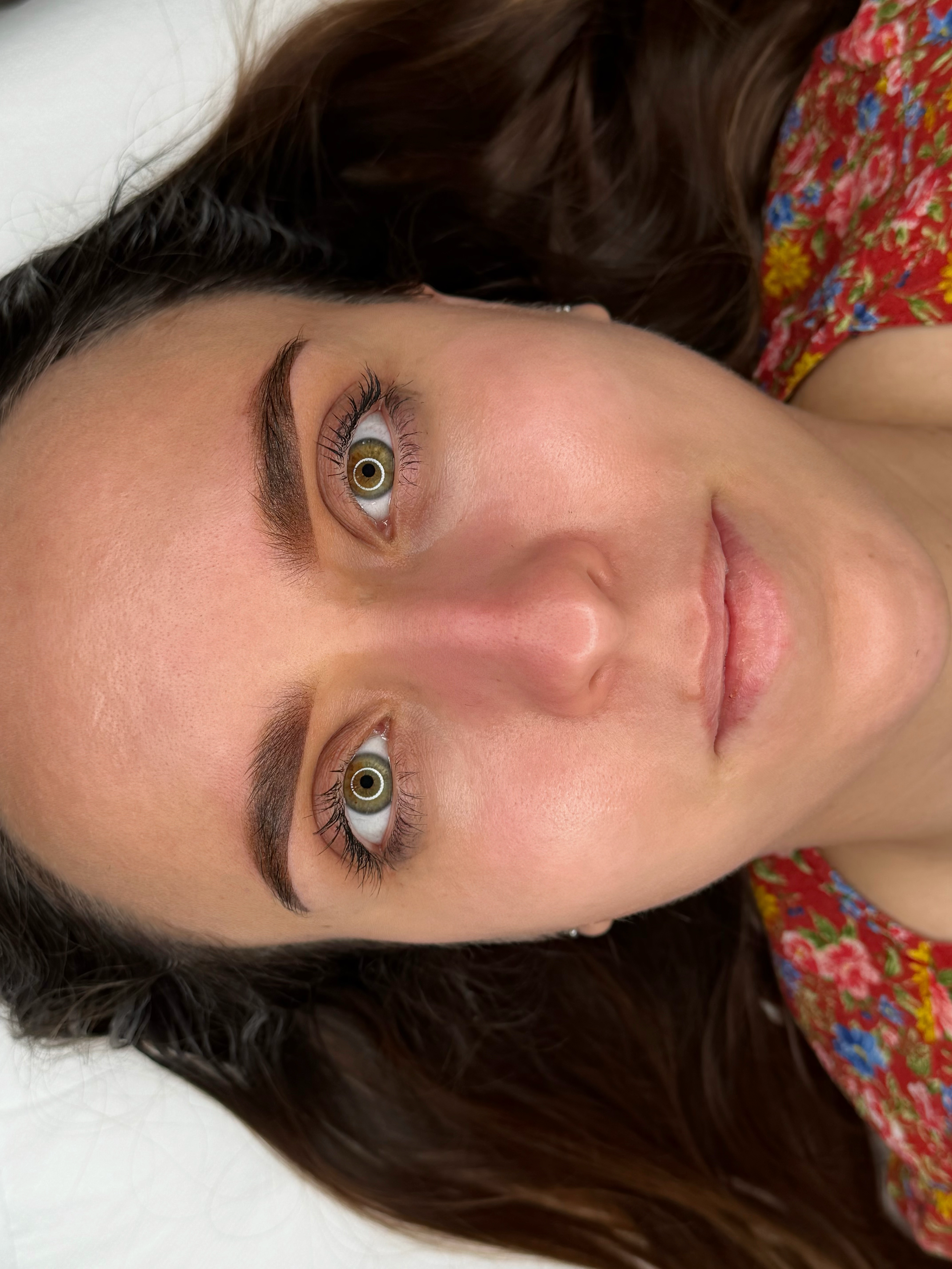 natuurlijke zacht gezette PMU powderbrows bij salon Beauthé in Geleen, Limburg