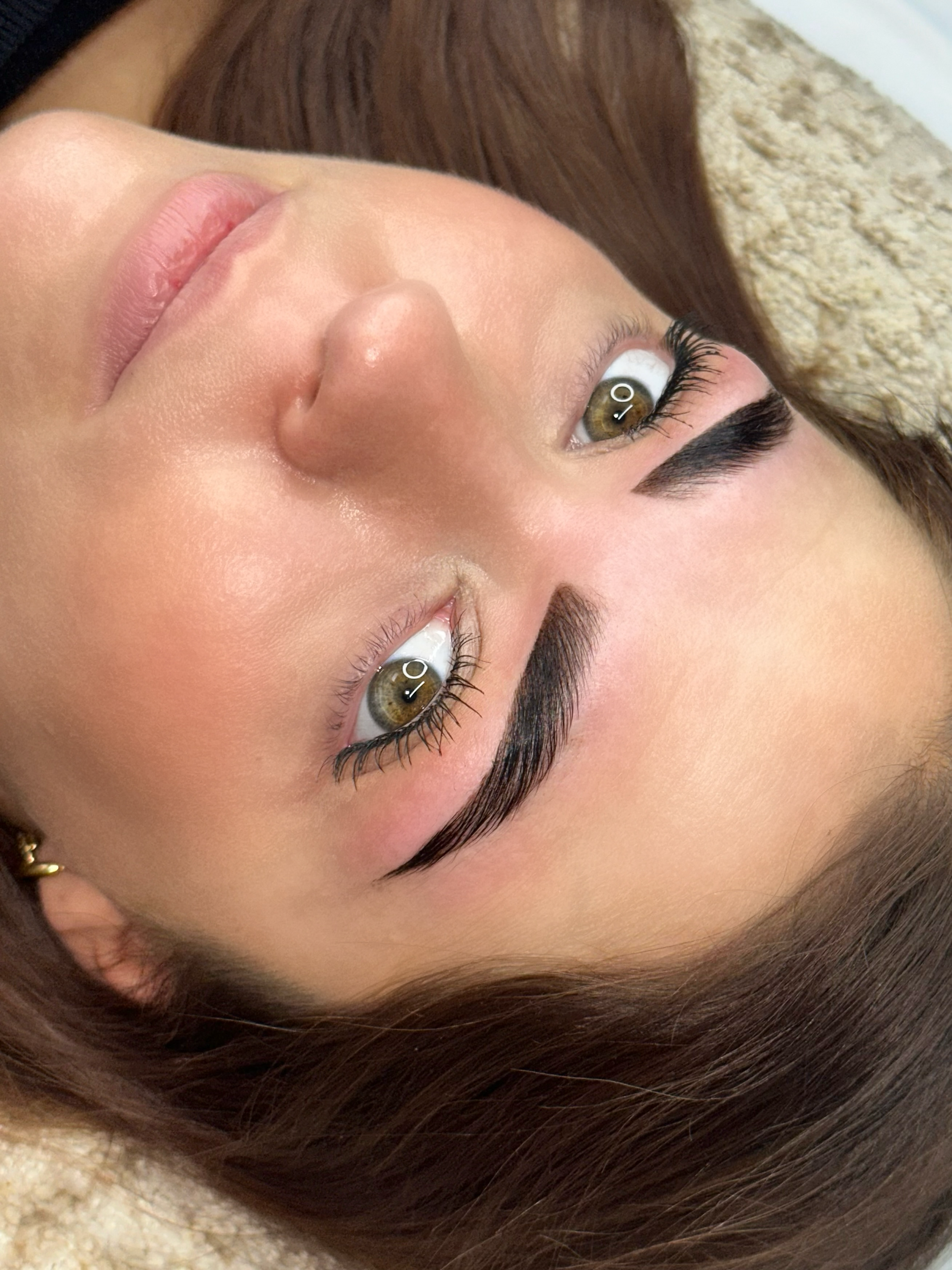 Browlamination plus verven en waxen bij Salon Beauthé in Geleen