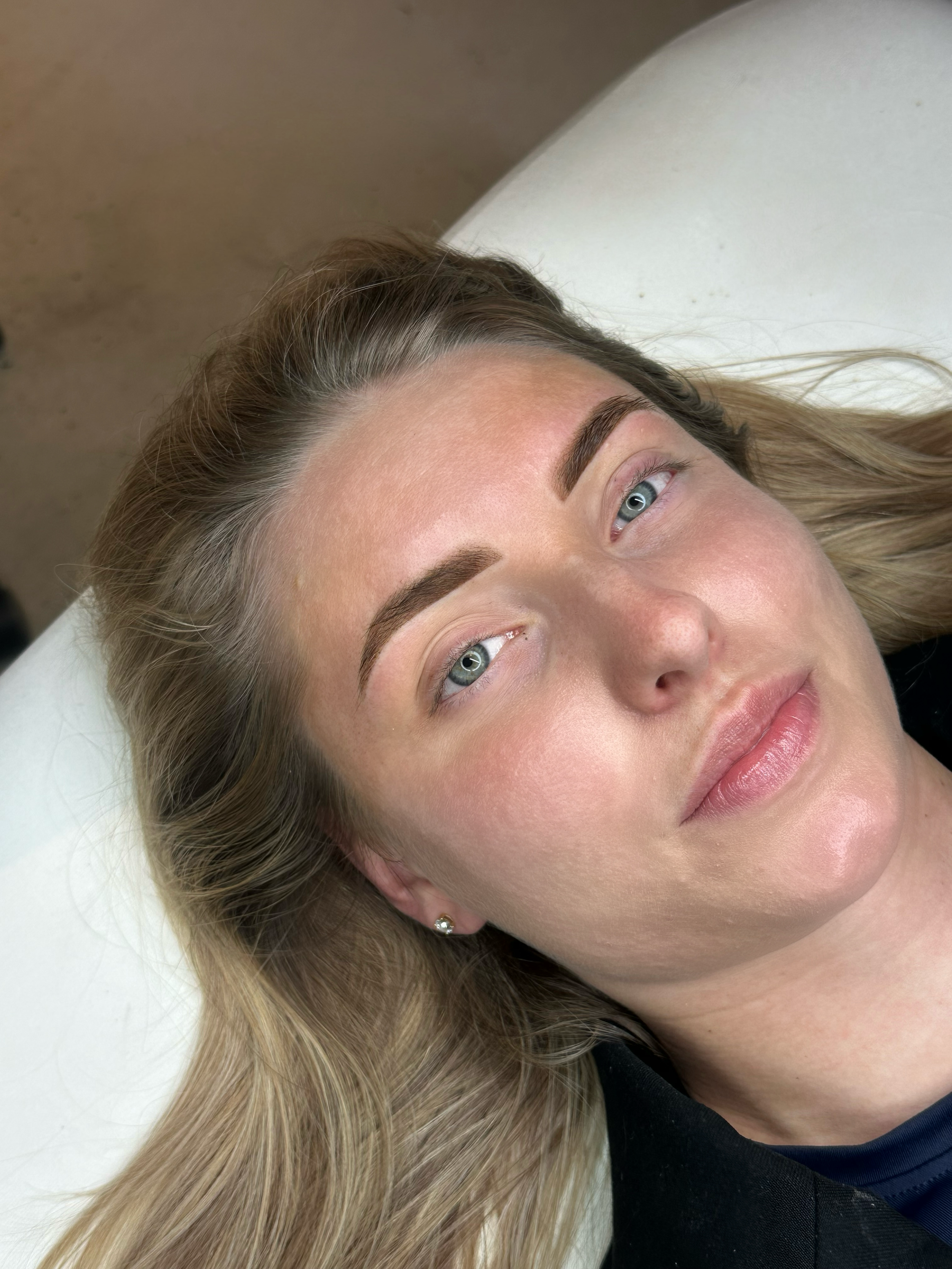 Natuurlijke PMU powderbrows bij salon Beauthé Geleen, Limburg