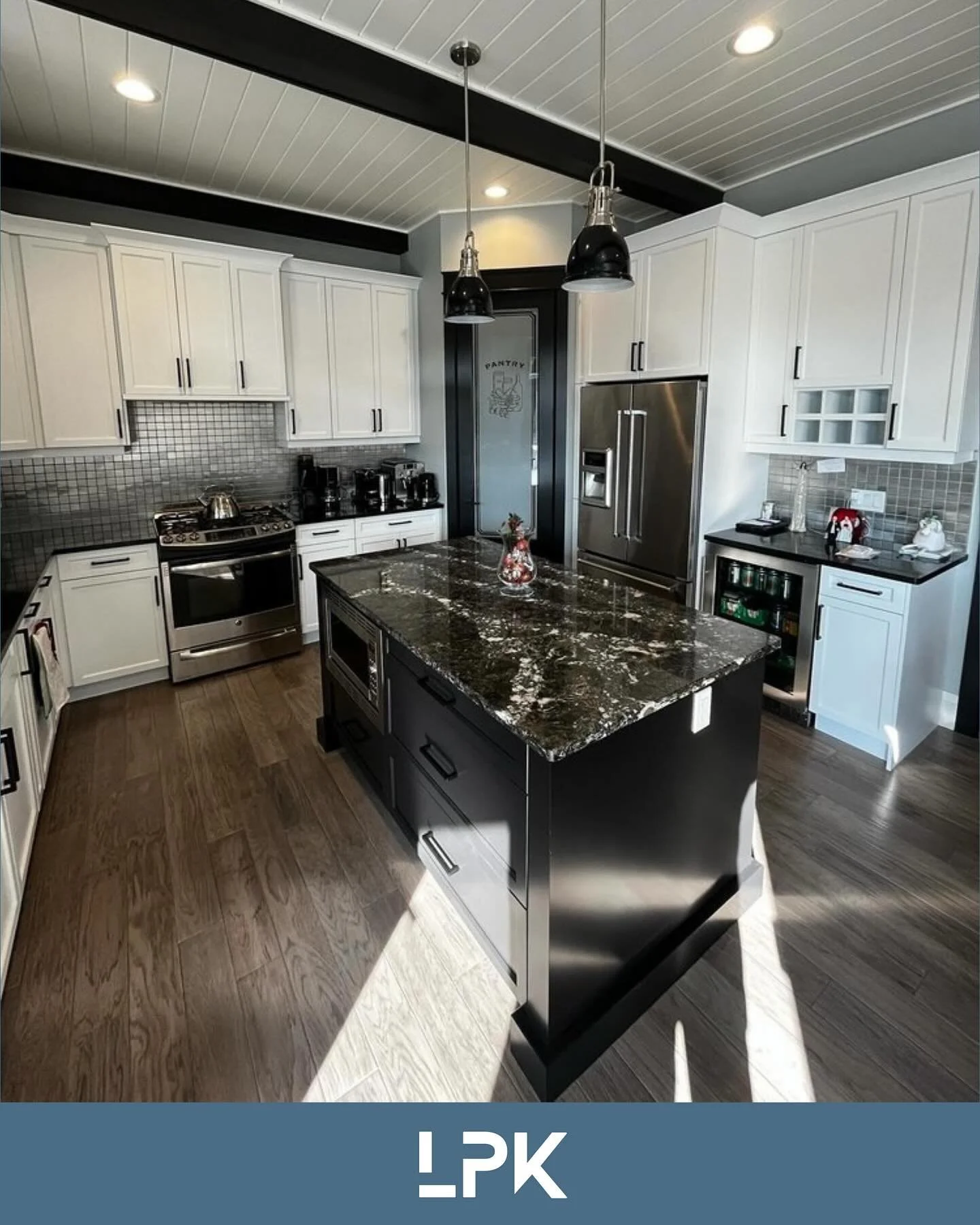 Cabinet chaos &rarr; calm, clean, and custom.

This homeowner wanted an upgrade without the demo mess or weeks of waiting. We made it happen in just a few days.

Your kitchen doesn&rsquo;t need to be gutted to feel brand new.

It just needs the right