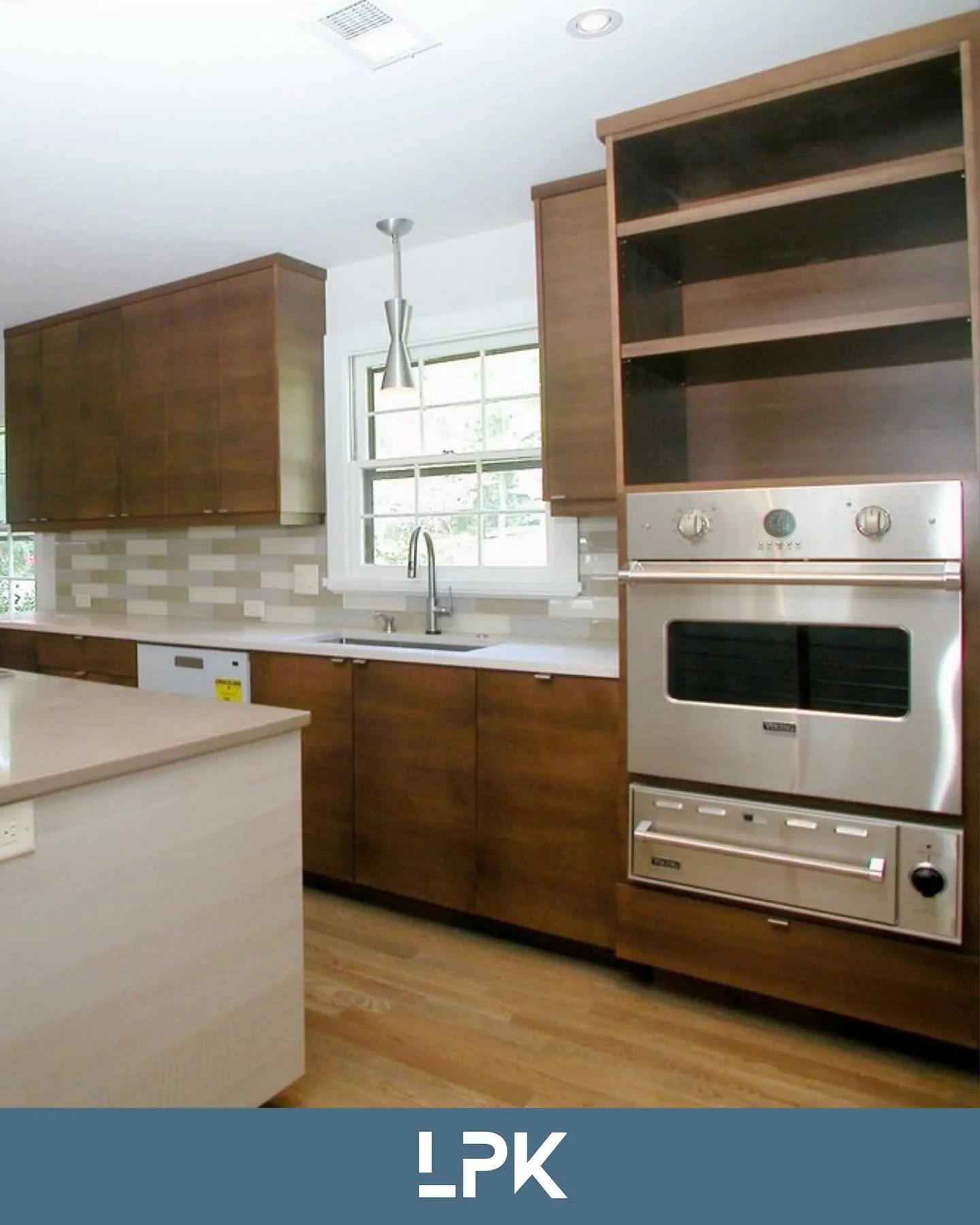 Thinking about a change?

Let&rsquo;s turn that vision into reality &mdash; without tearing your kitchen apart.

// LPK Cabinet Refinishing